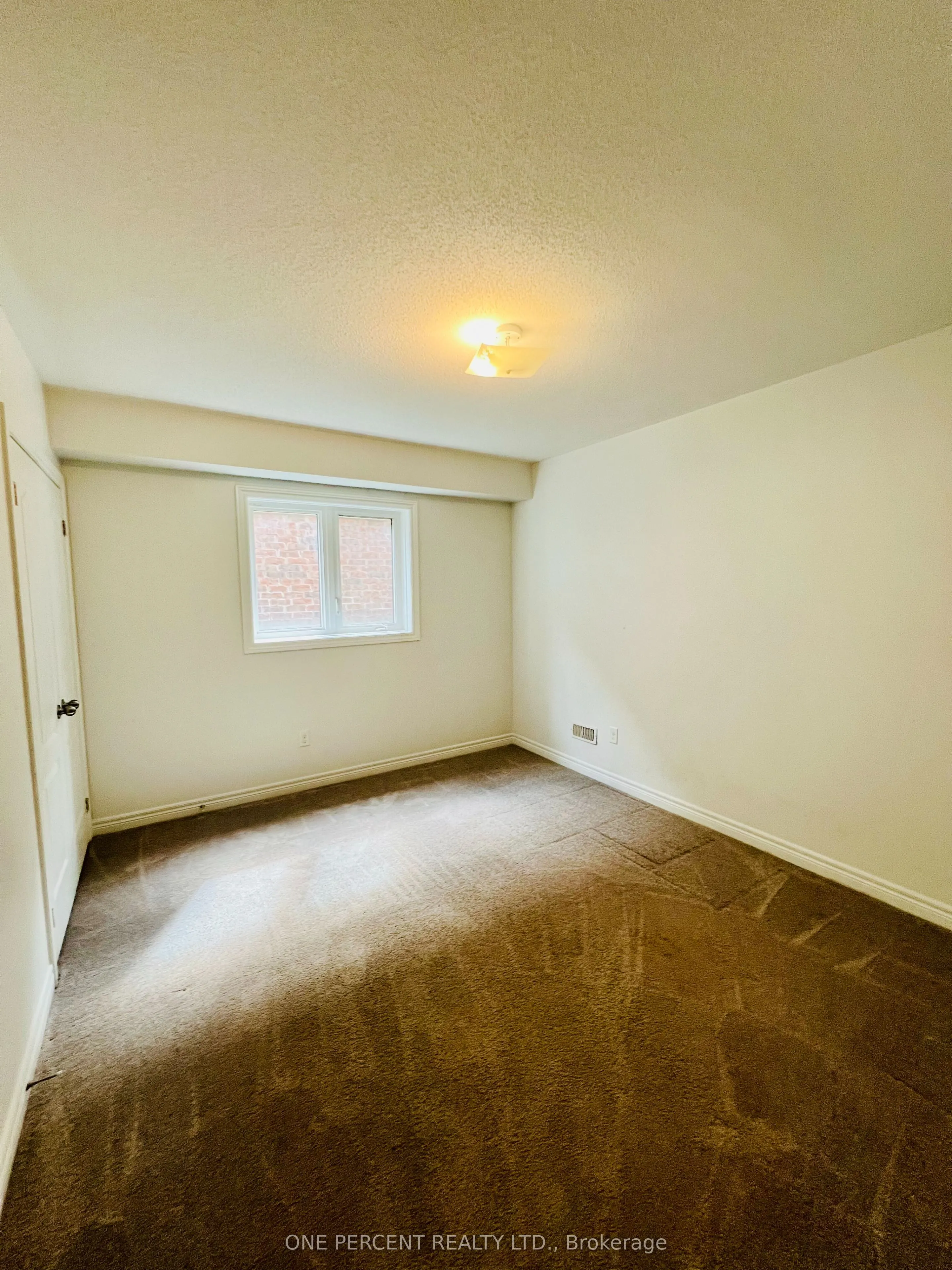 415 Krotz Street W