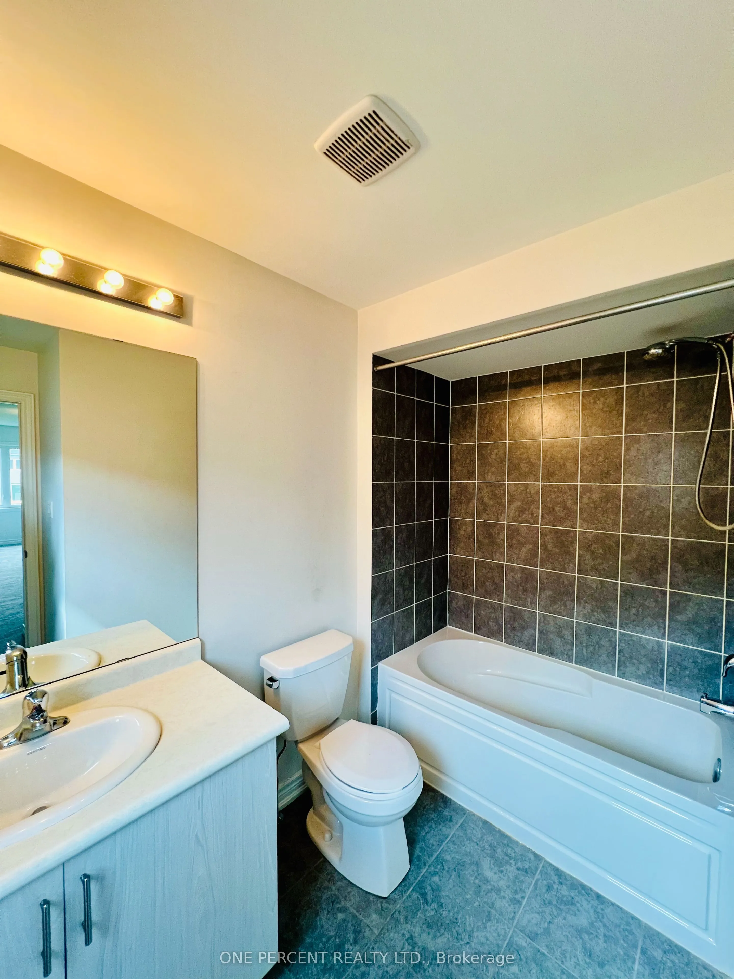 415 Krotz Street W