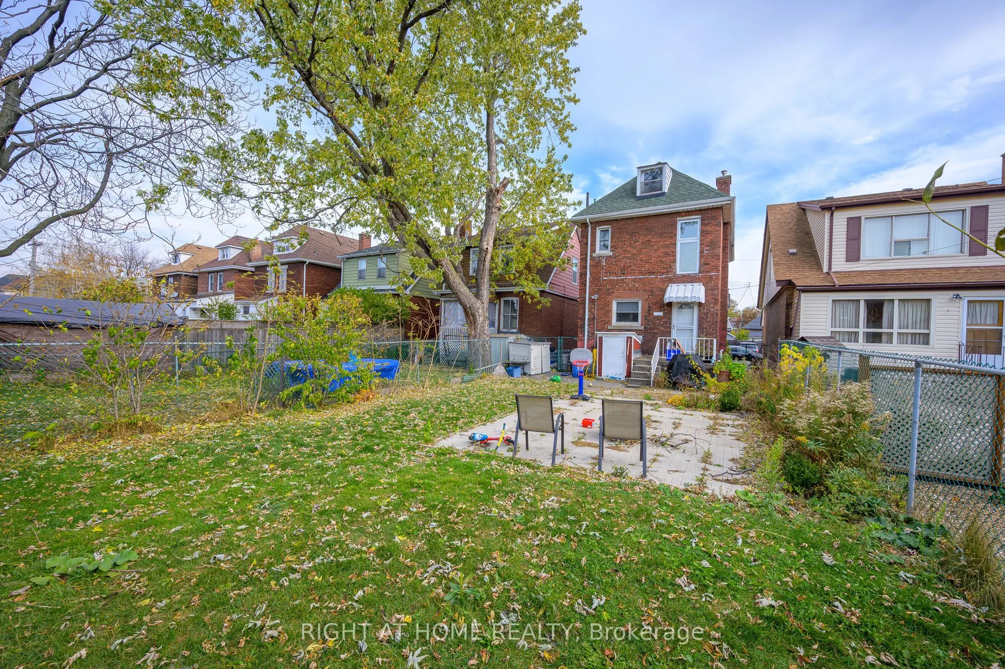 107 Kensington Avenue N