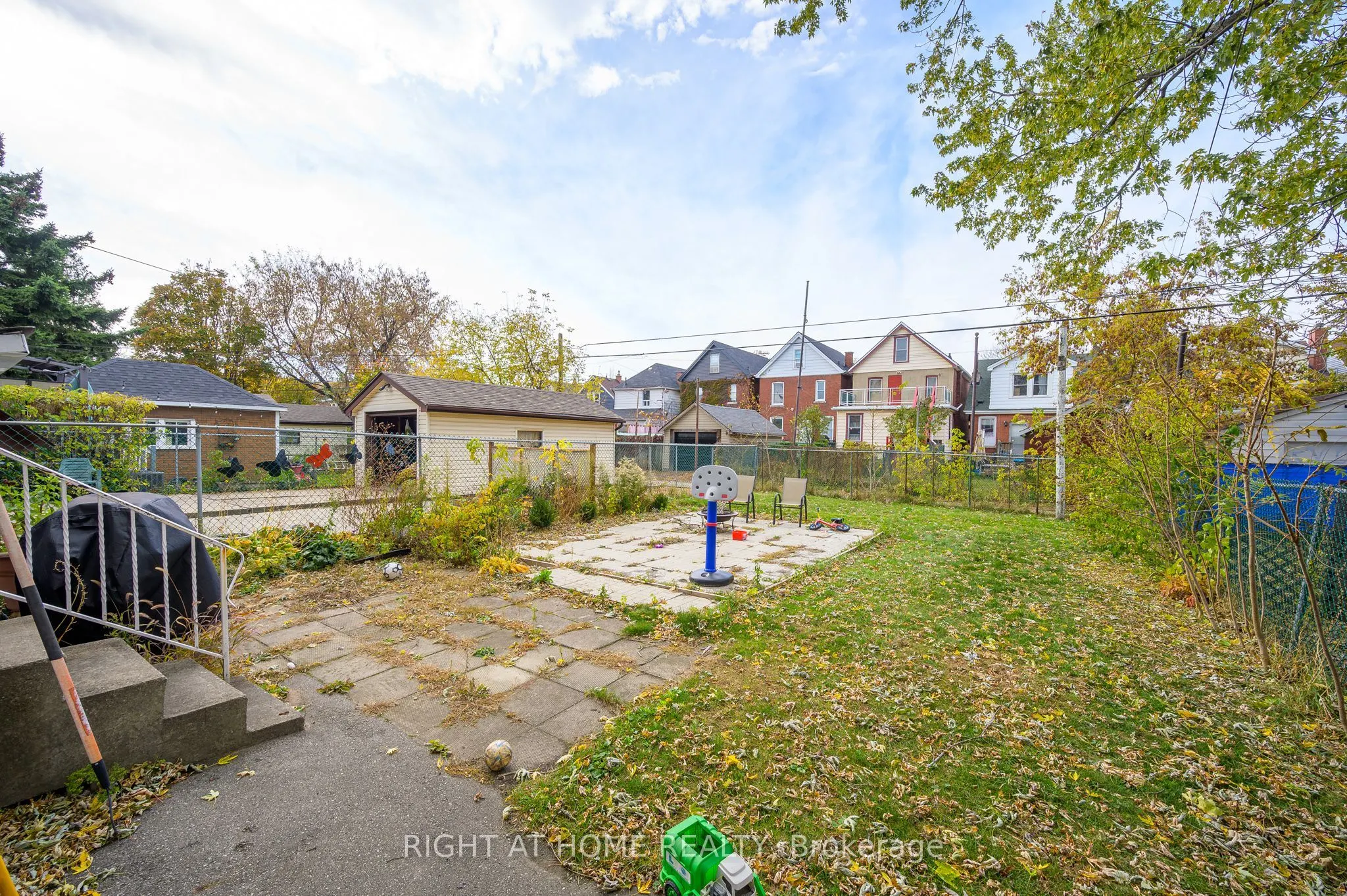 107 Kensington Avenue N