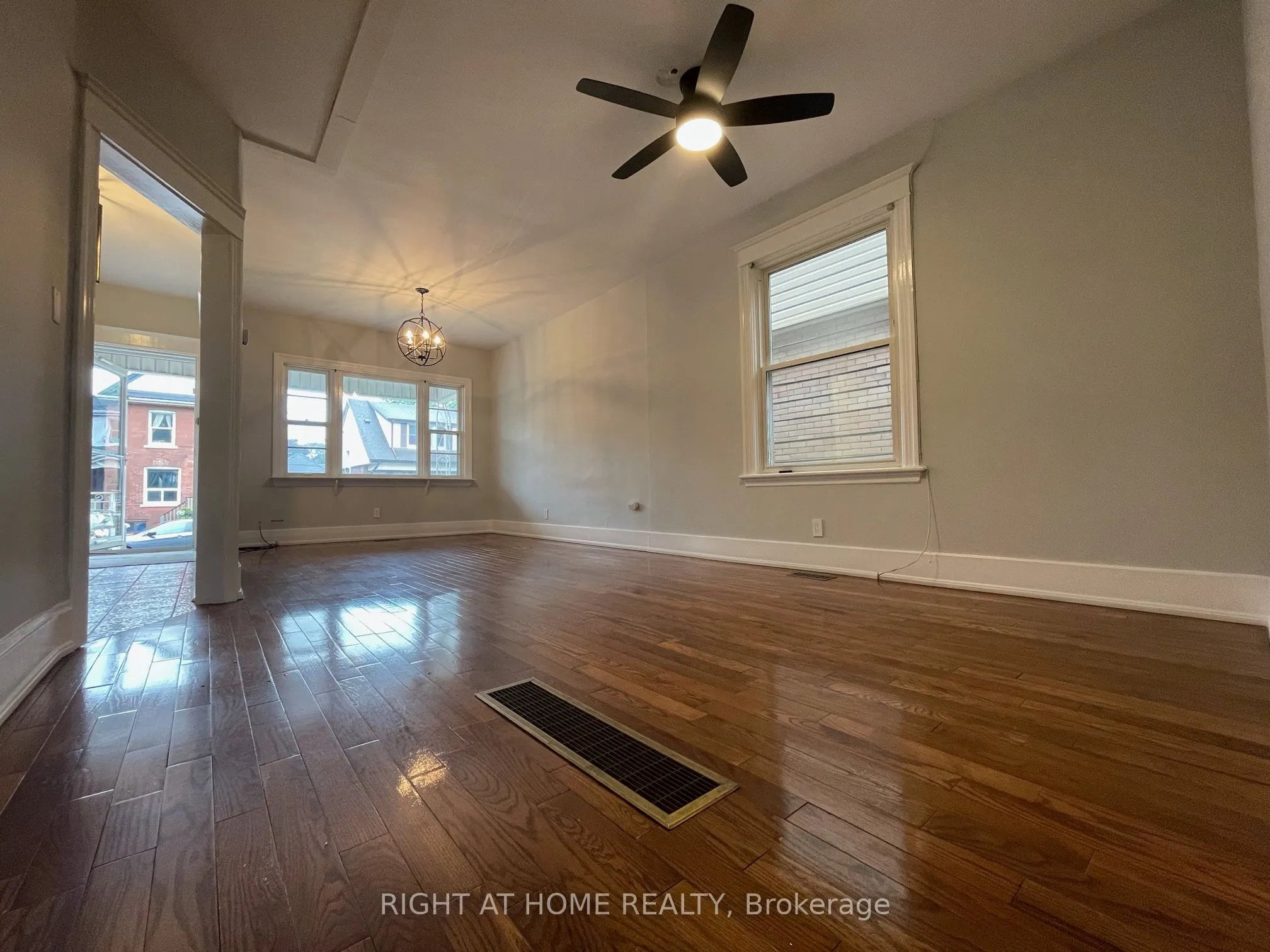 107 Kensington Avenue N
