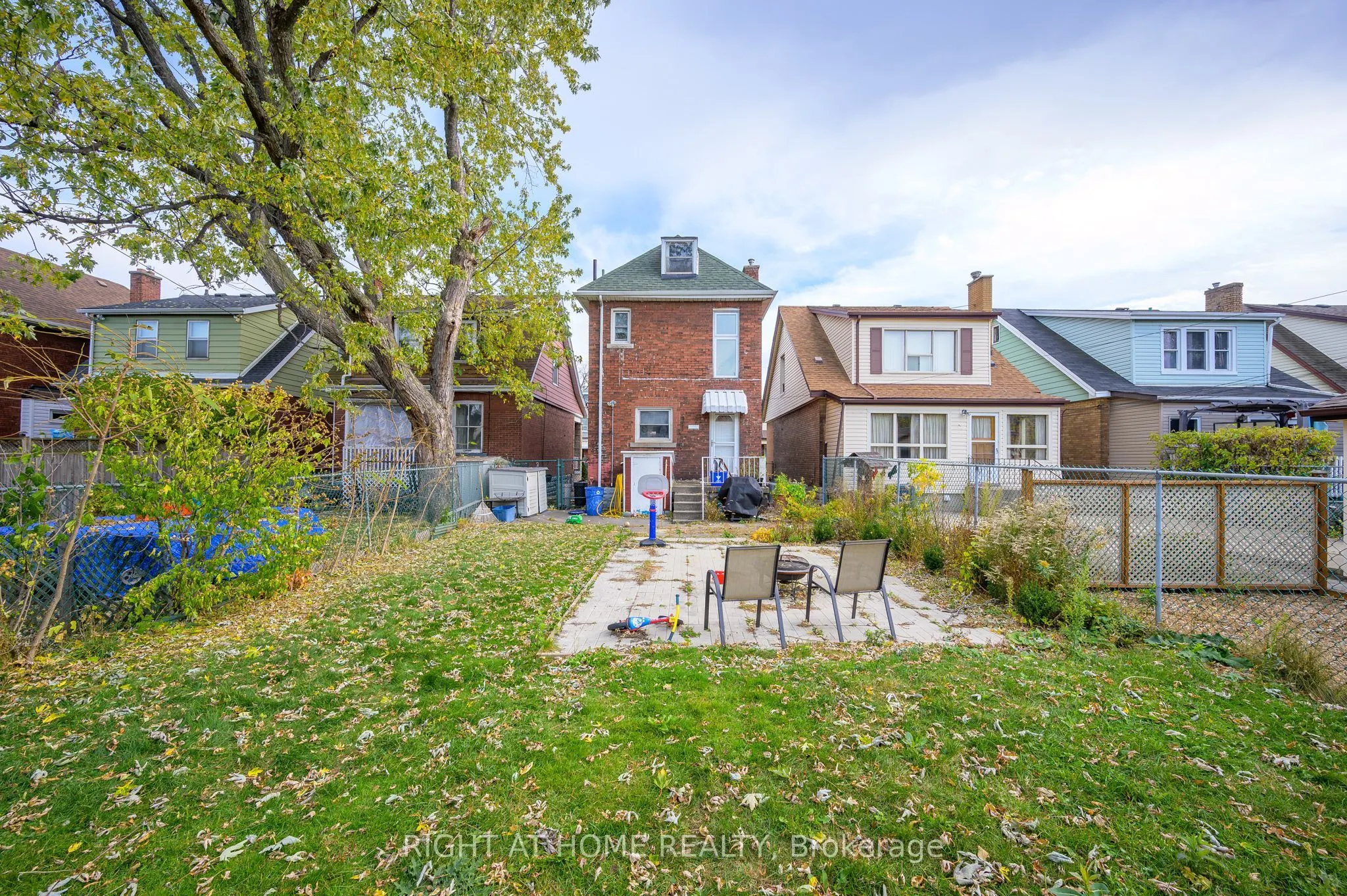 107 Kensington Avenue N
