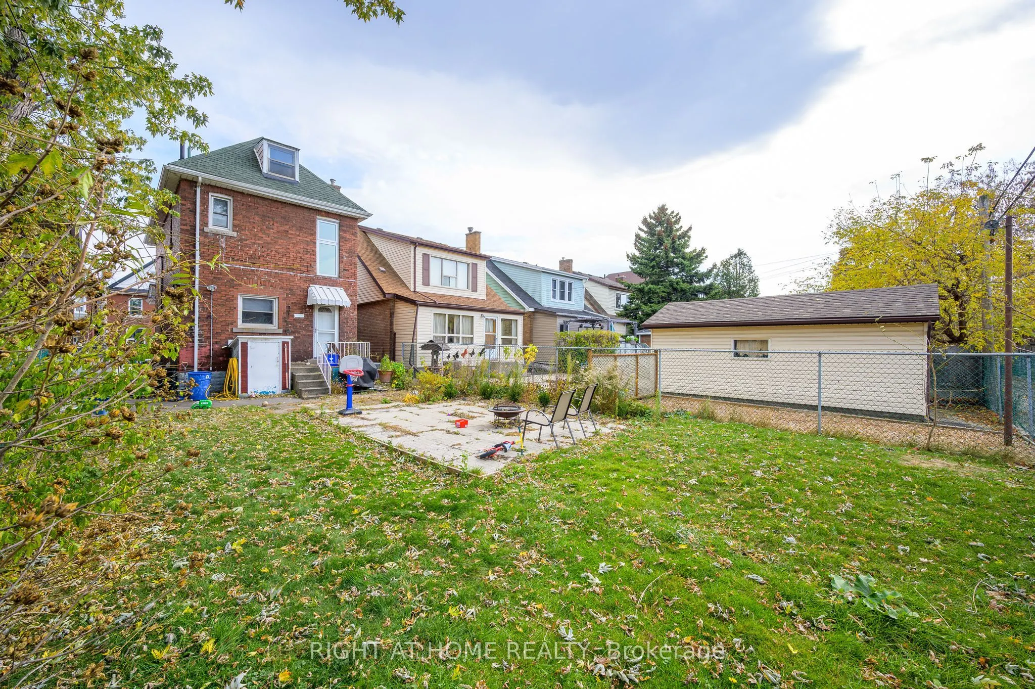 107 Kensington Avenue N
