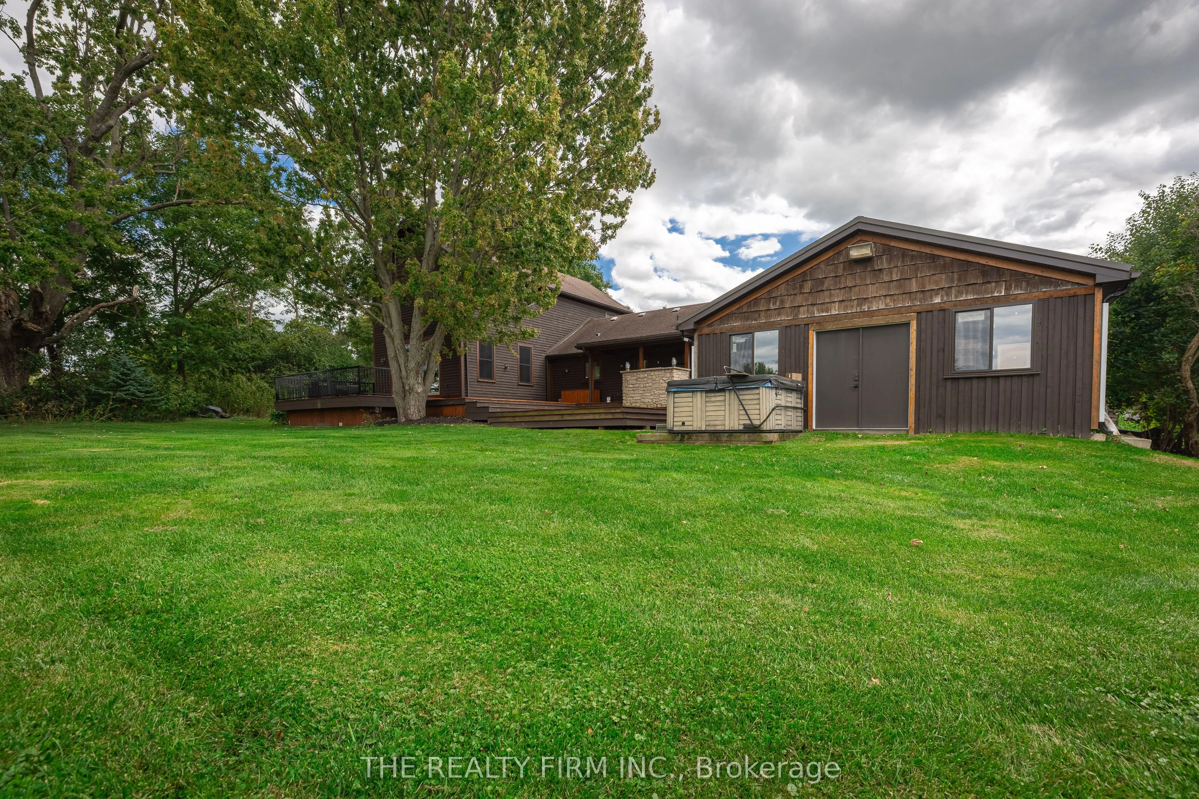 46676 Mapleton Line