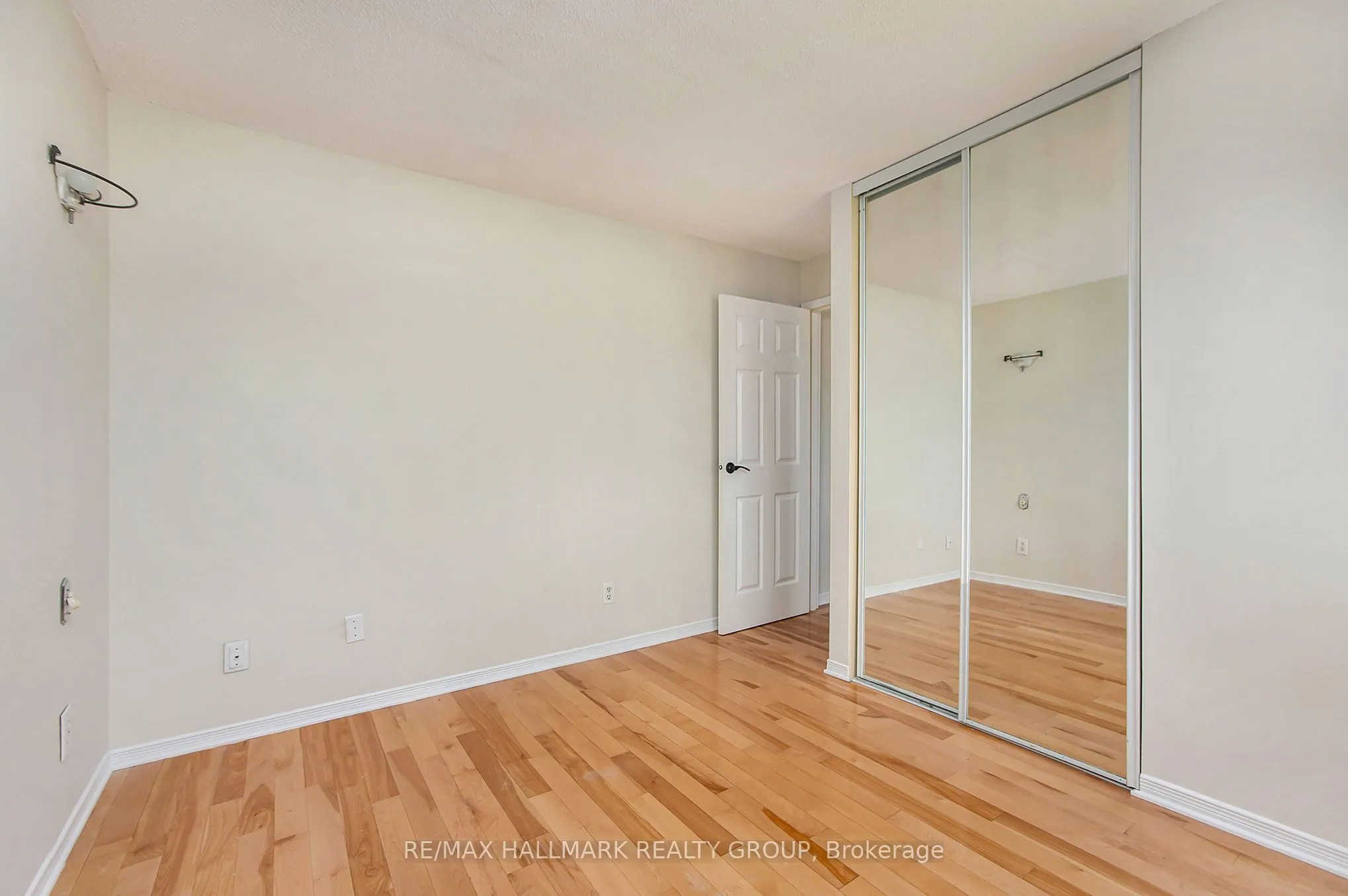 120 Royalton Private