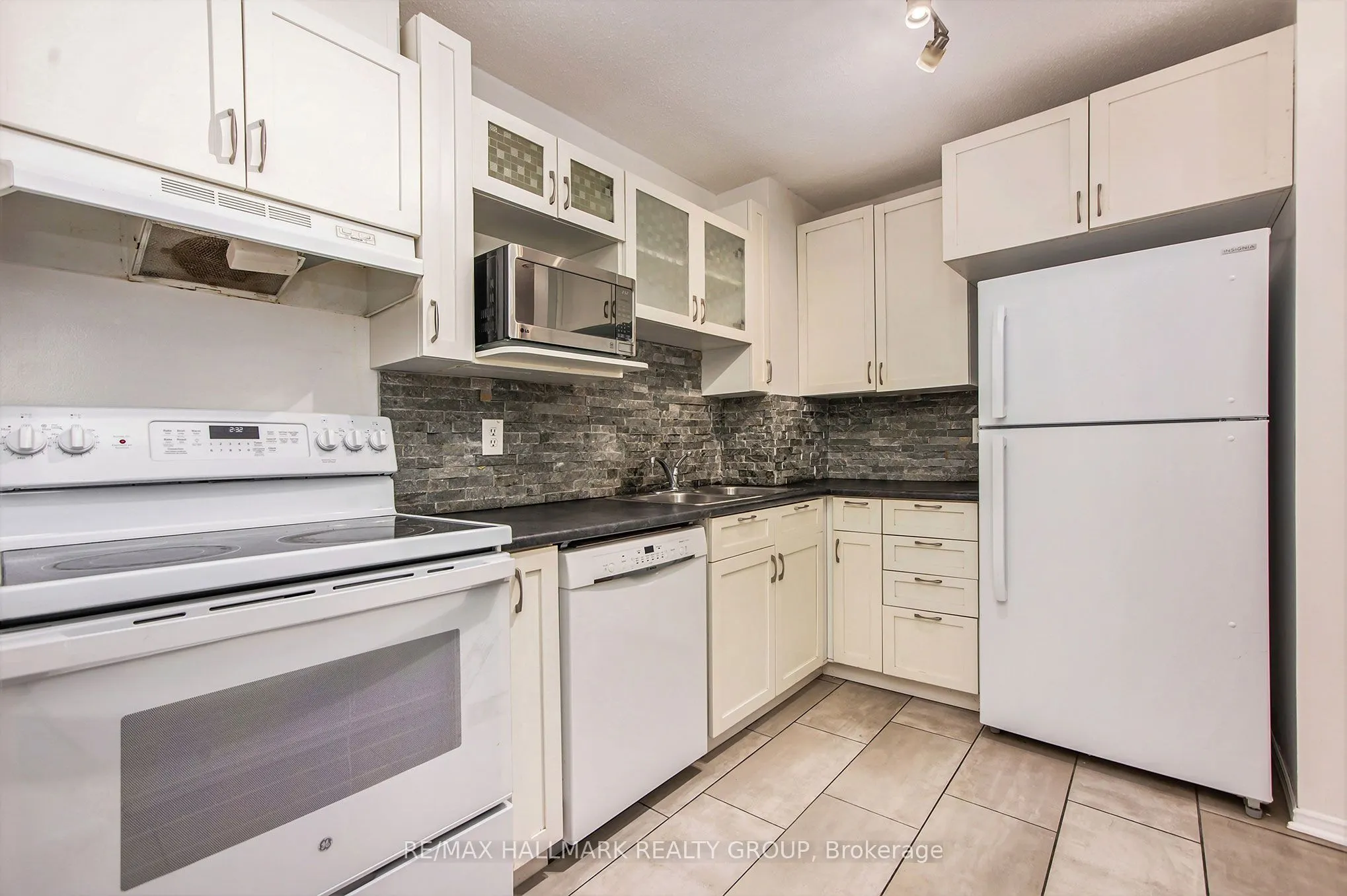 120 Royalton Private