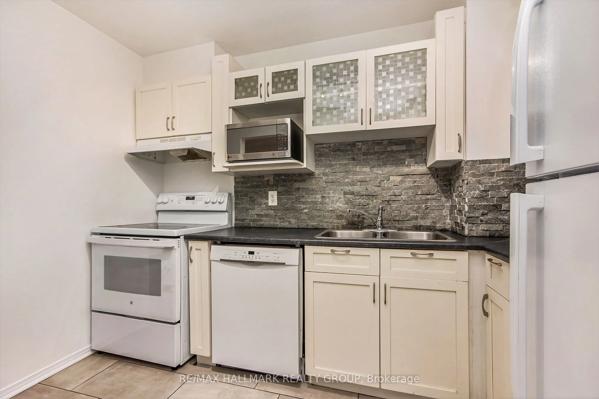 120 Royalton Private