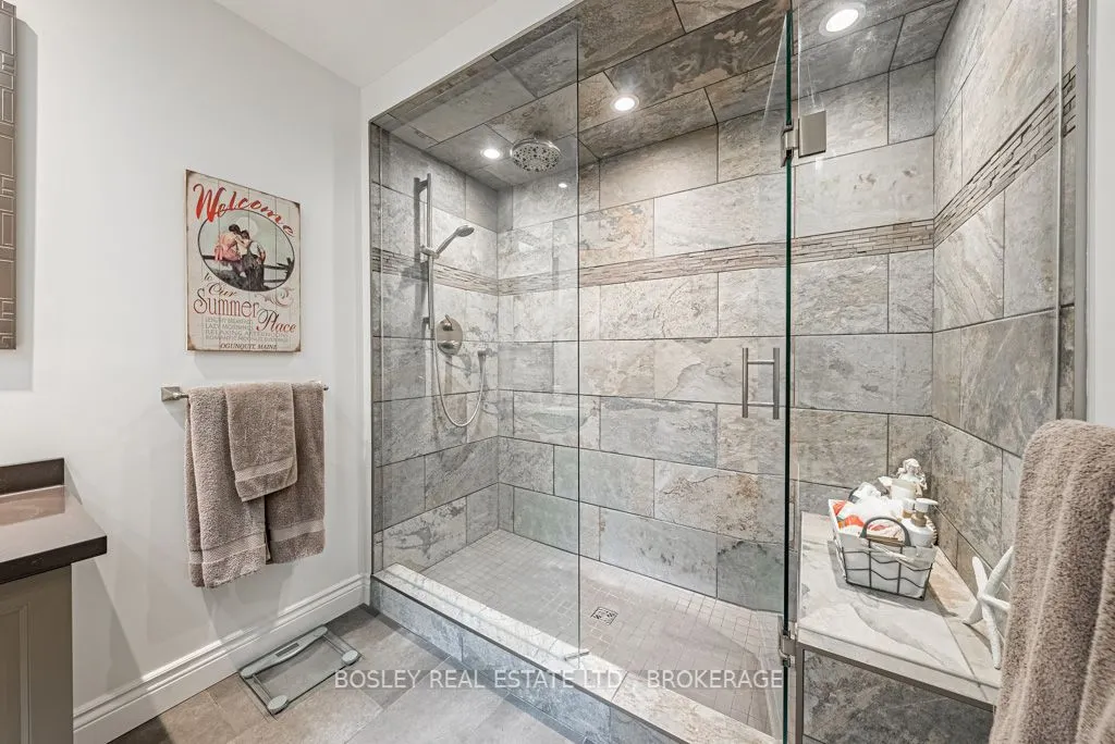 13 Lakeside Drive, #33