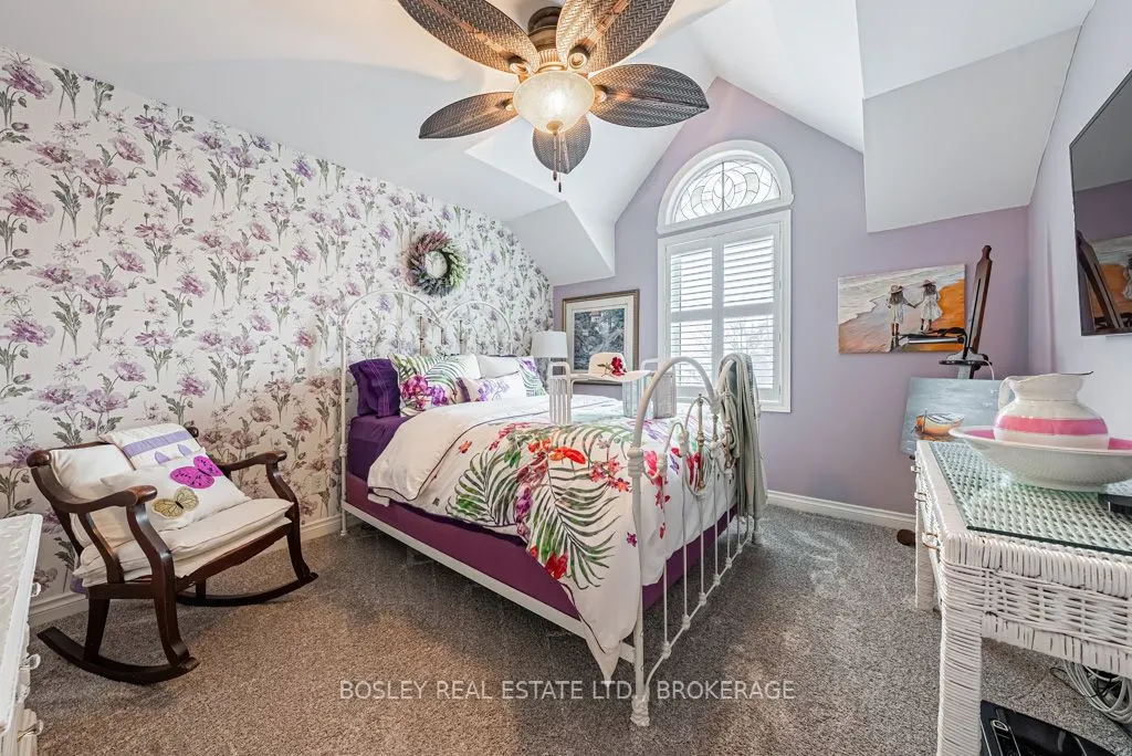 13 Lakeside Drive, #33