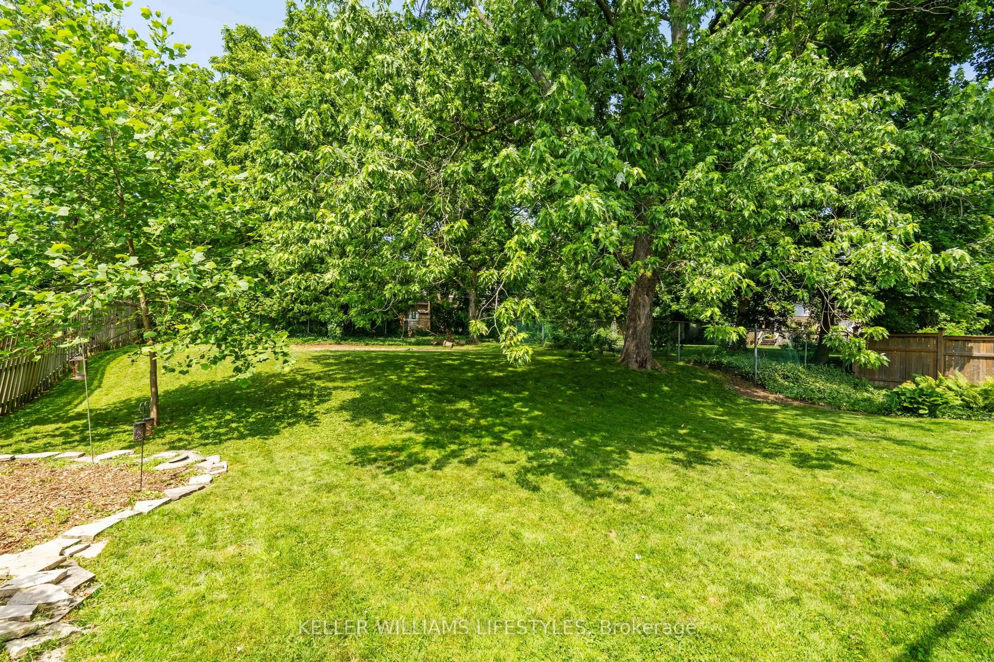 479 HUNTINGDON Drive