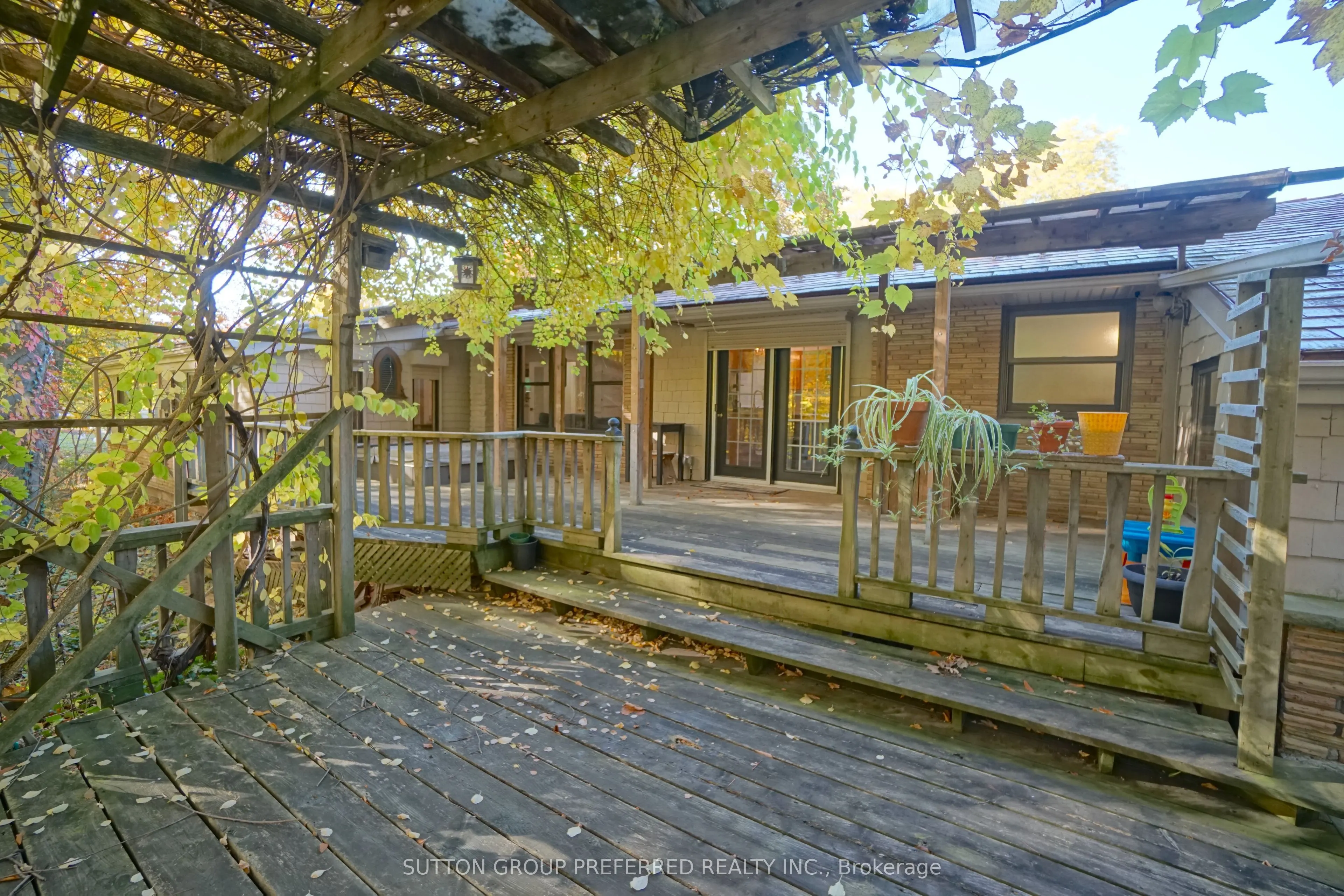 7 Metamora Crescent