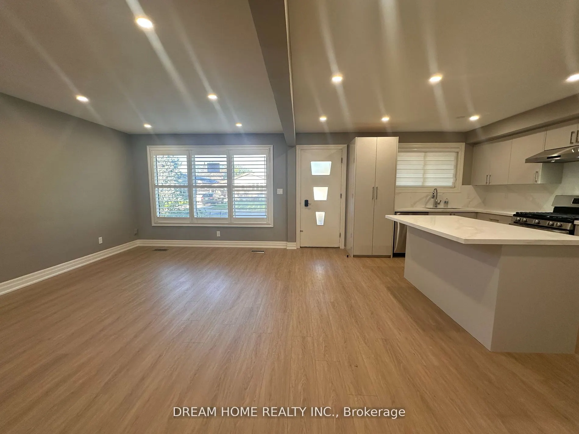 5 Empire Court, #Main
