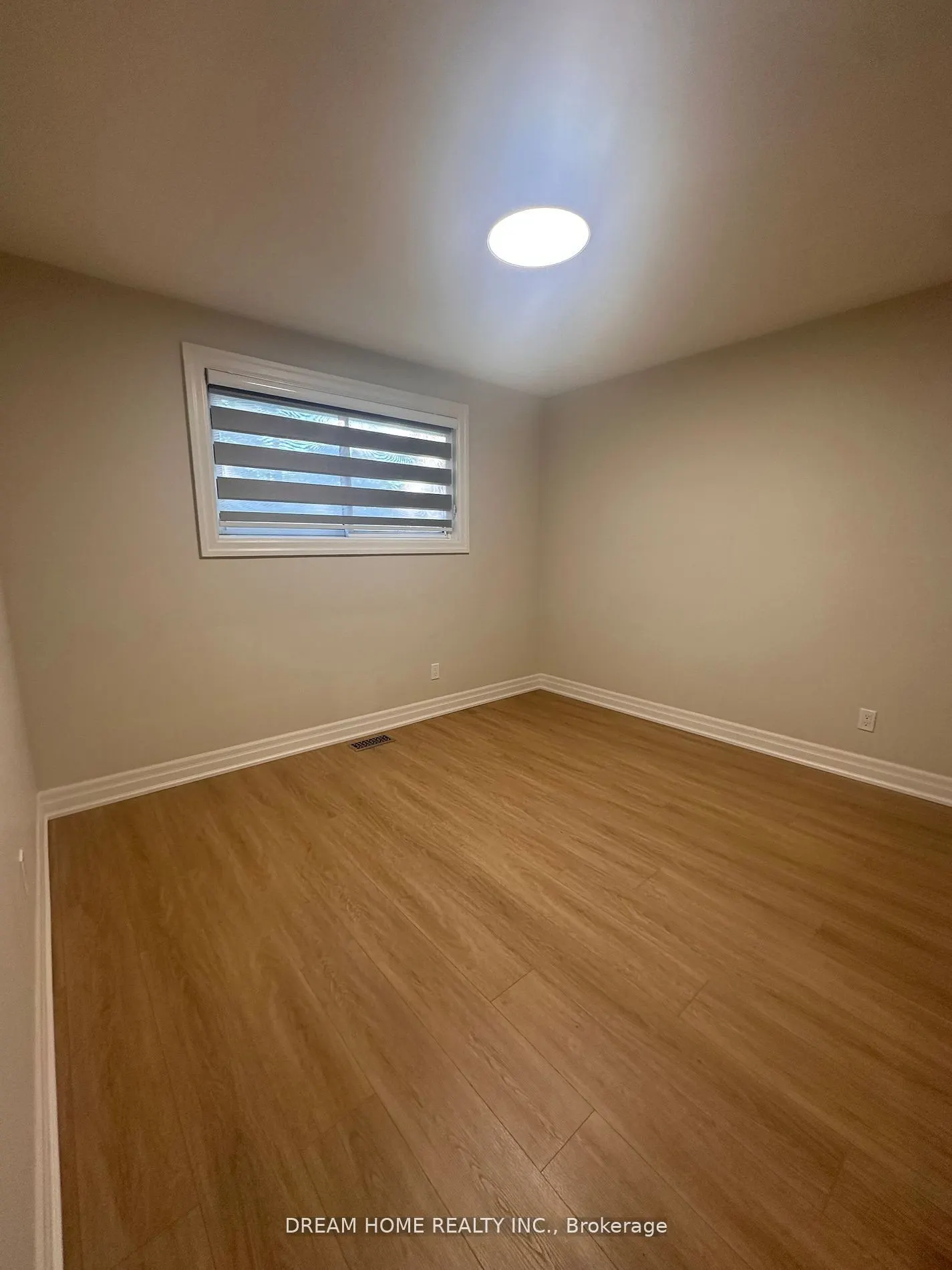 5 Empire Court, #Main