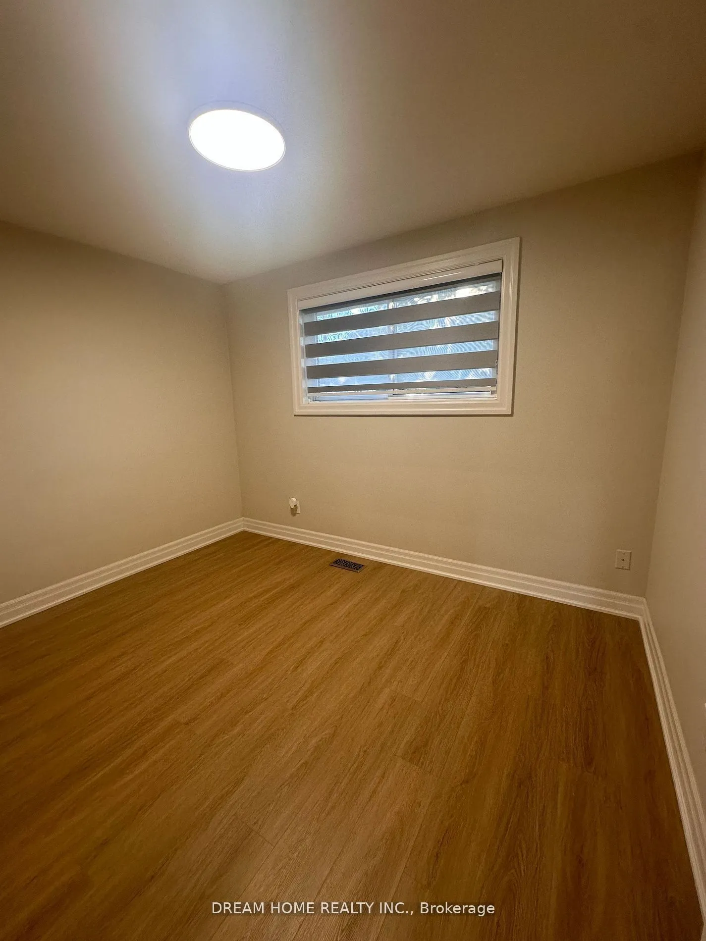 5 Empire Court, #Main