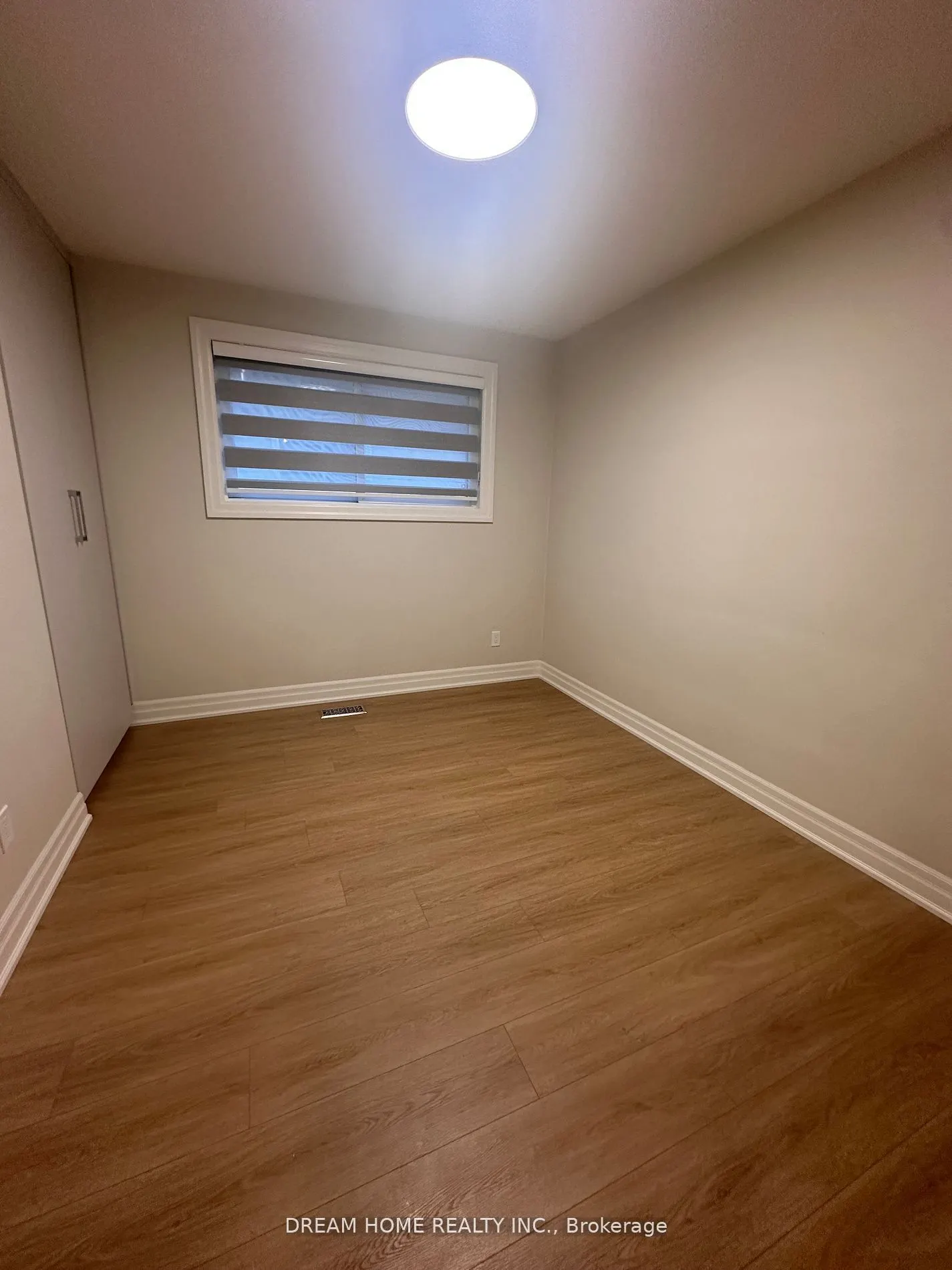 5 Empire Court, #Main