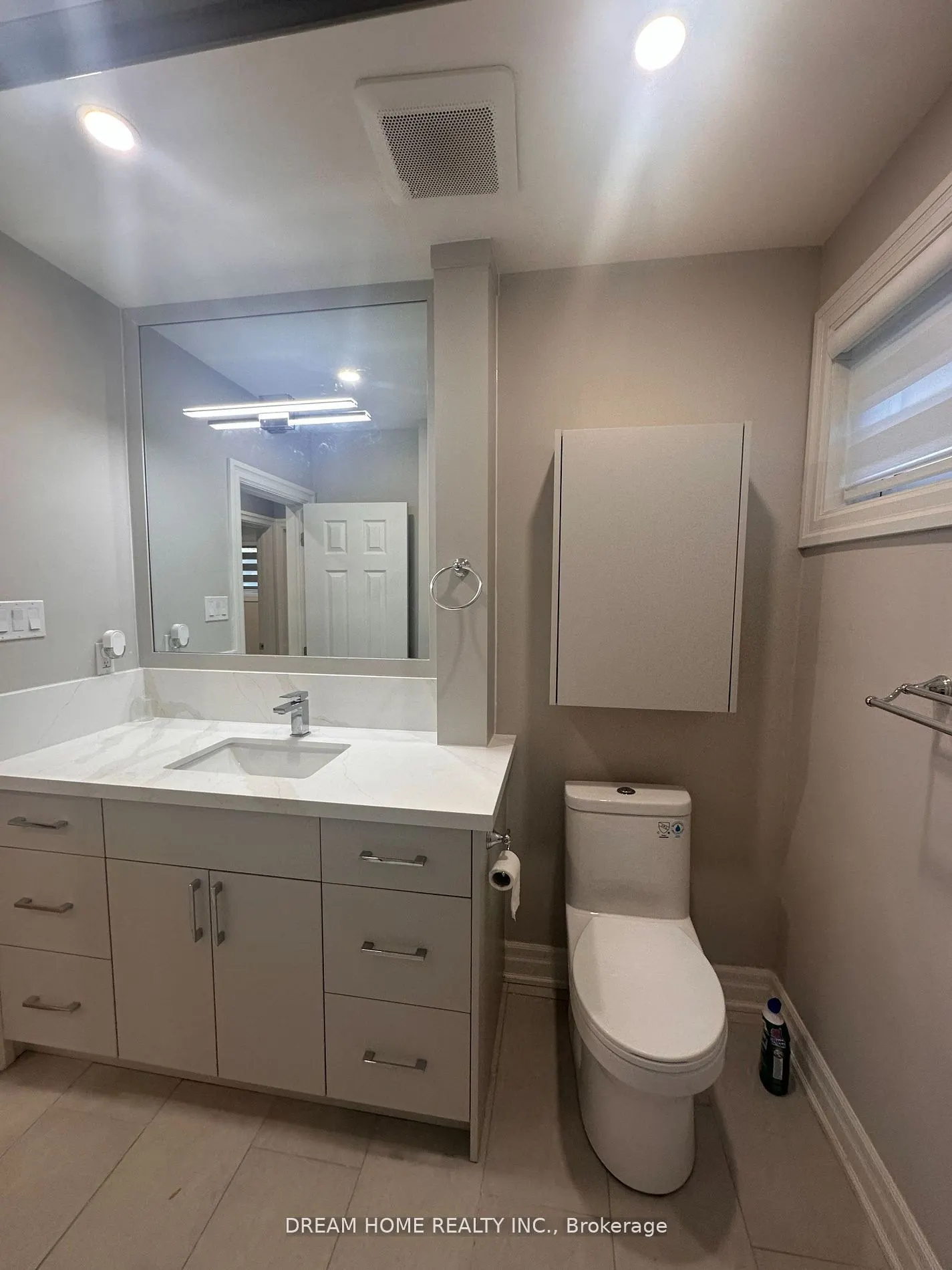 5 Empire Court, #Main