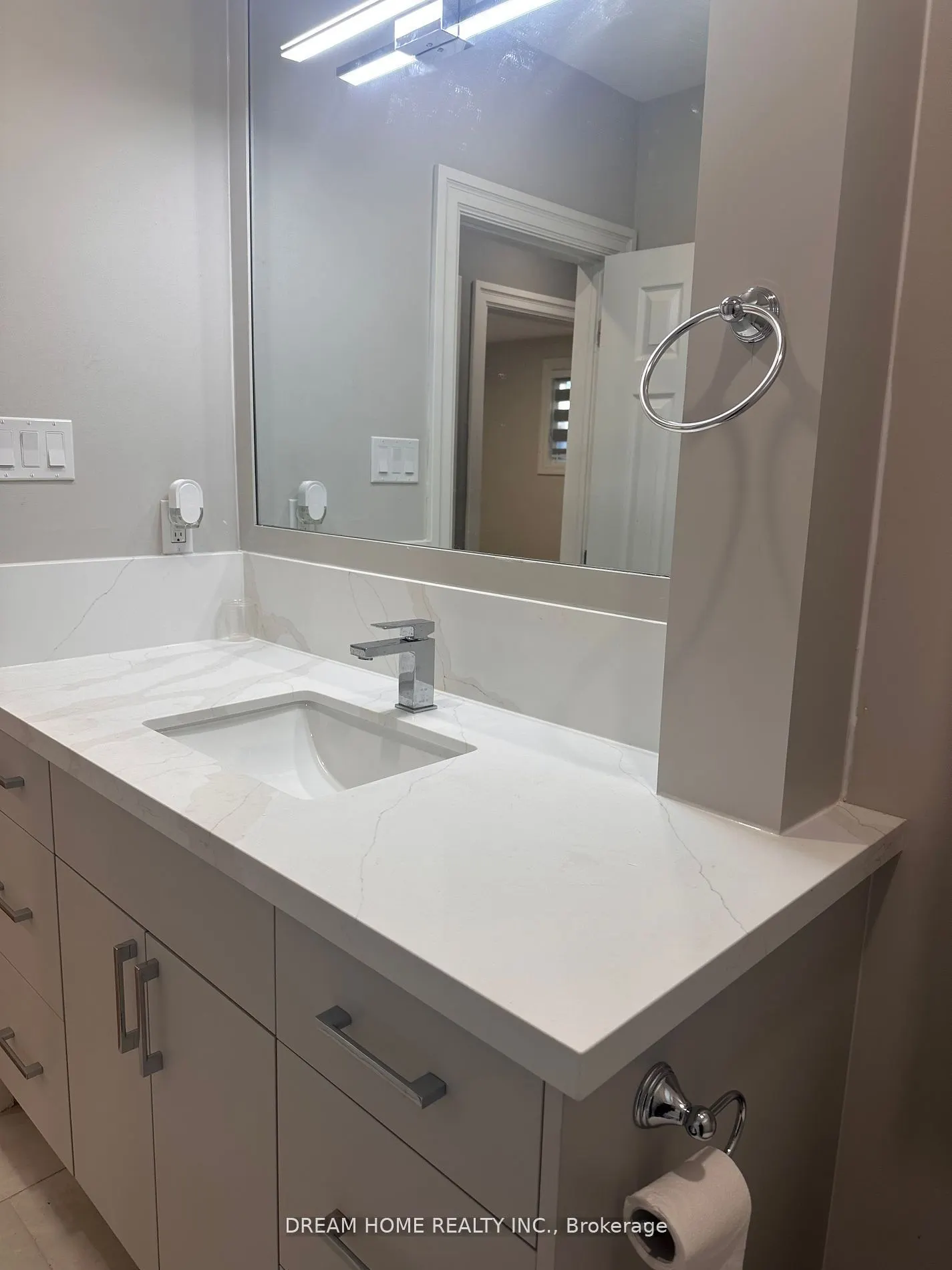 5 Empire Court, #Main