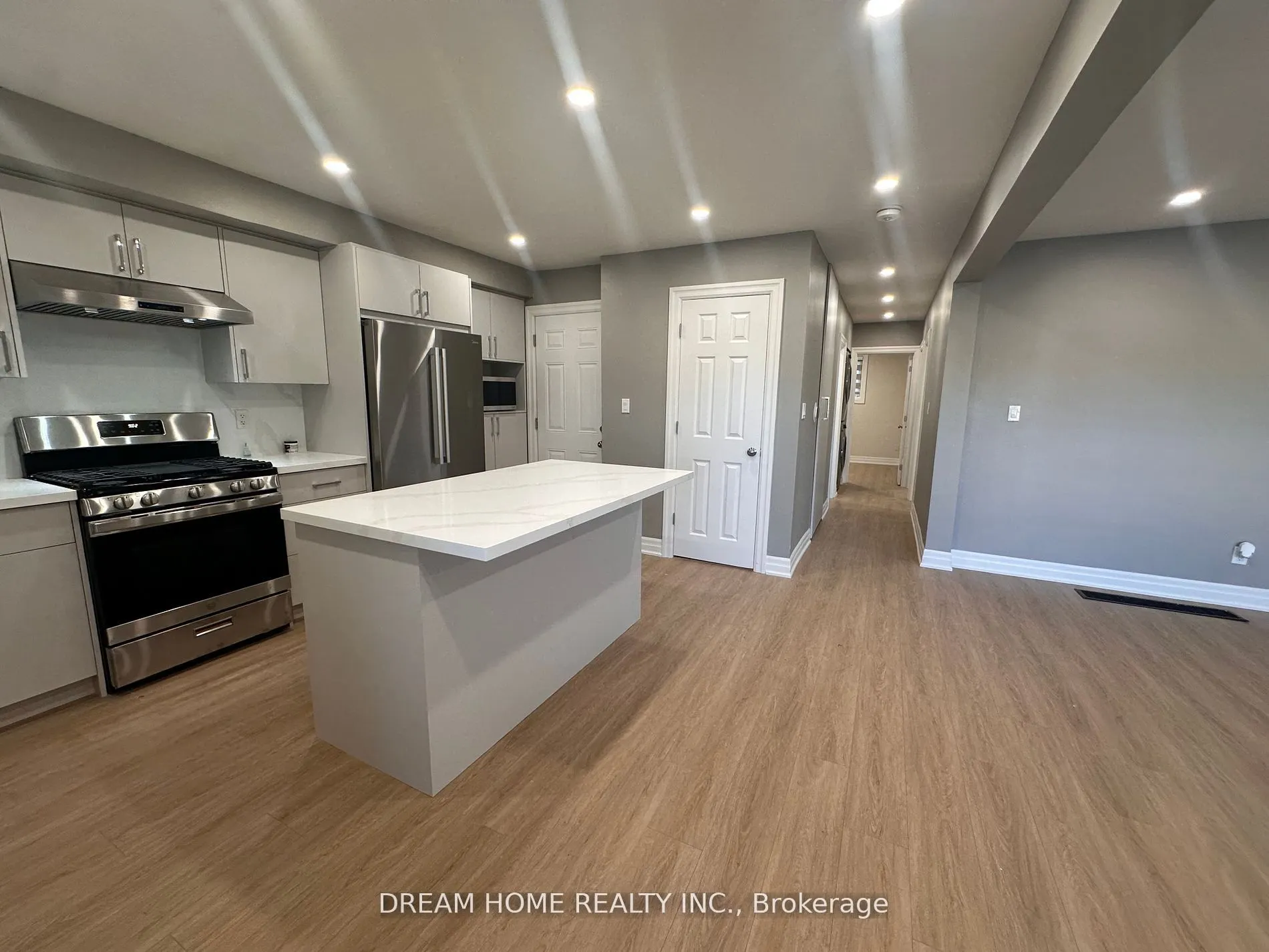 5 Empire Court, #Main
