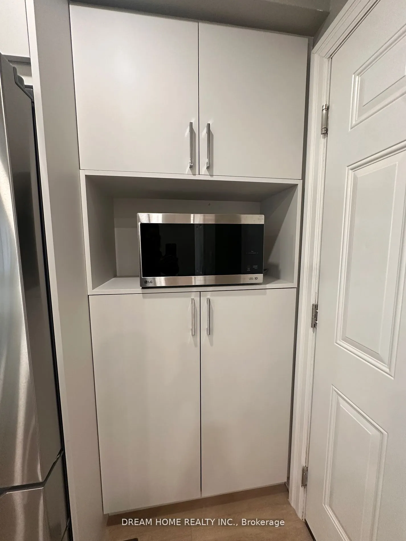 5 Empire Court, #Main
