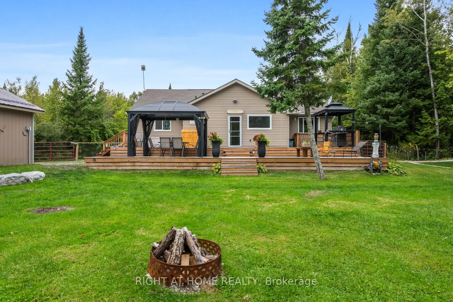 89 River Road
