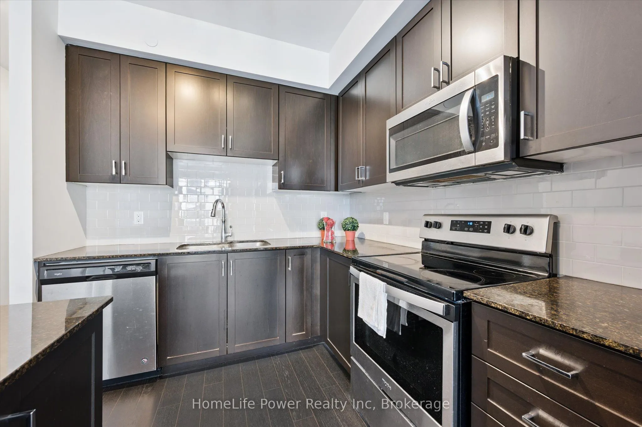 155 Caroline Street S, #603