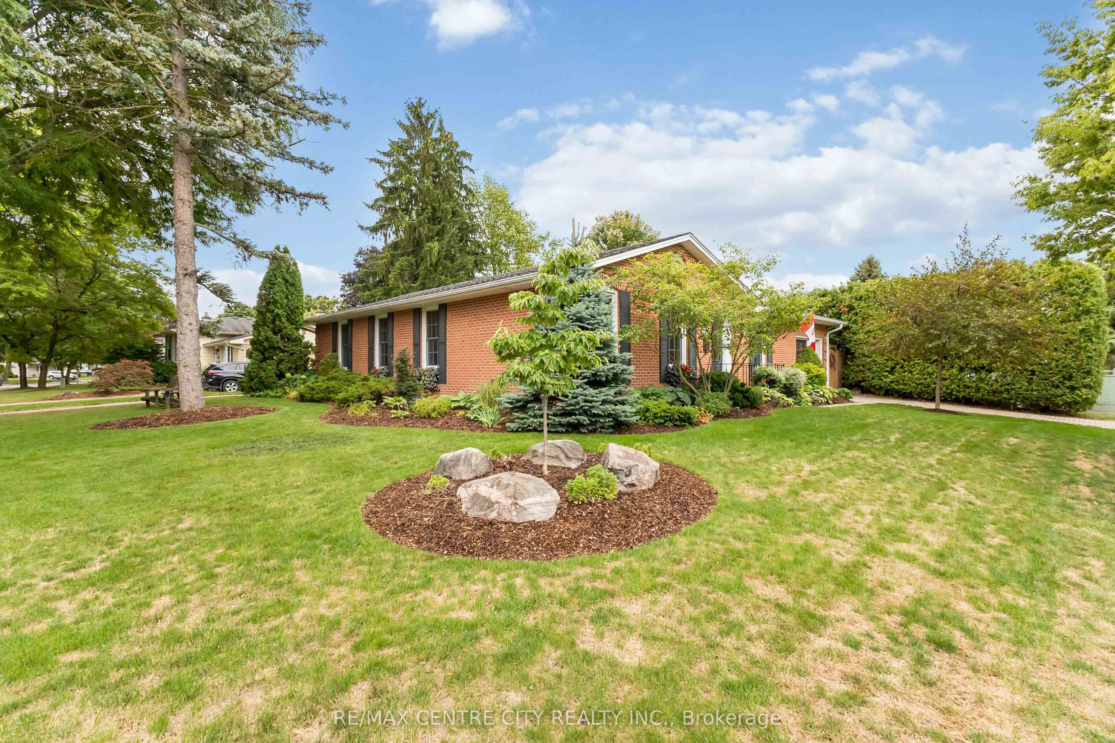 1450 Stoneybrook Crescent