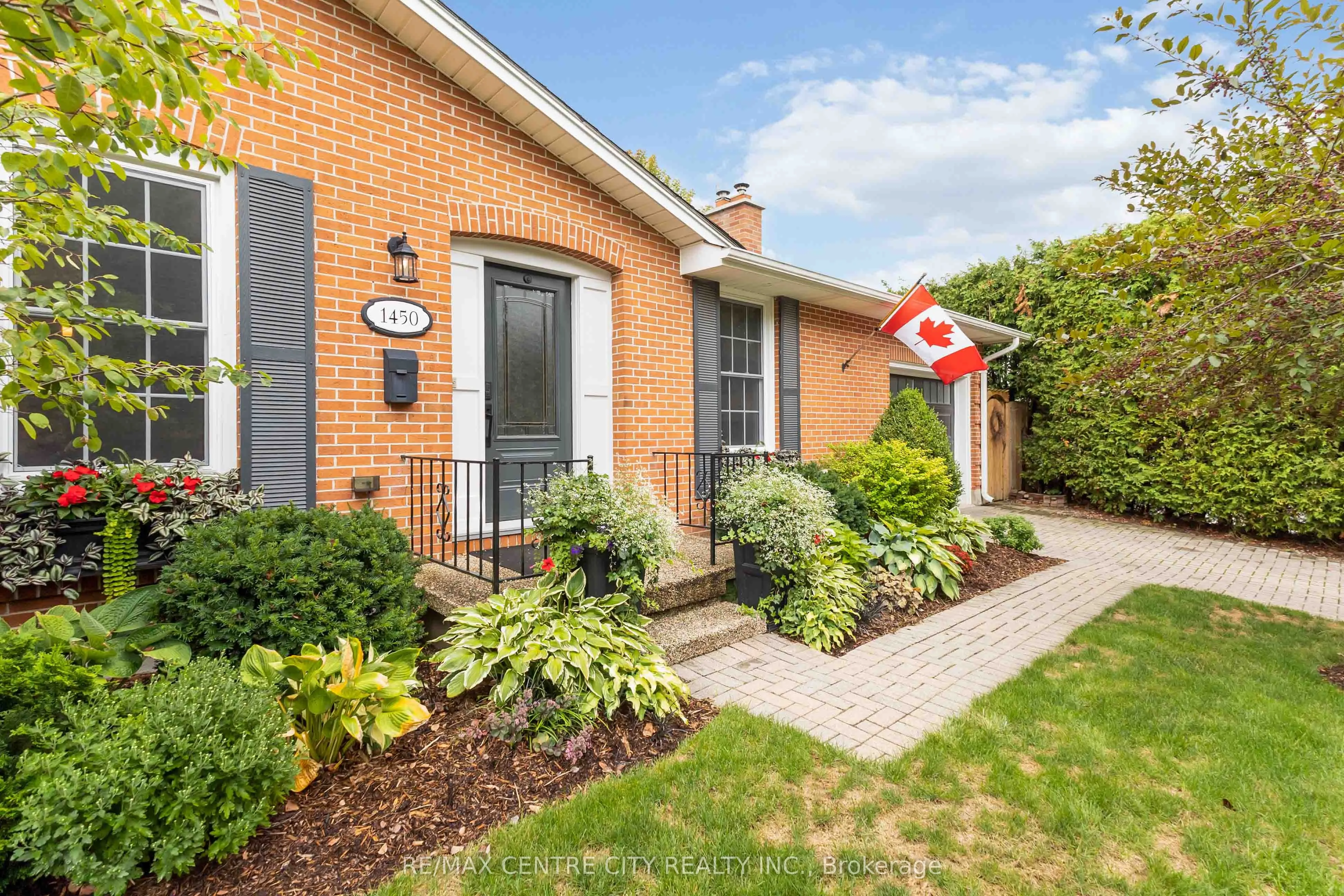 1450 Stoneybrook Crescent