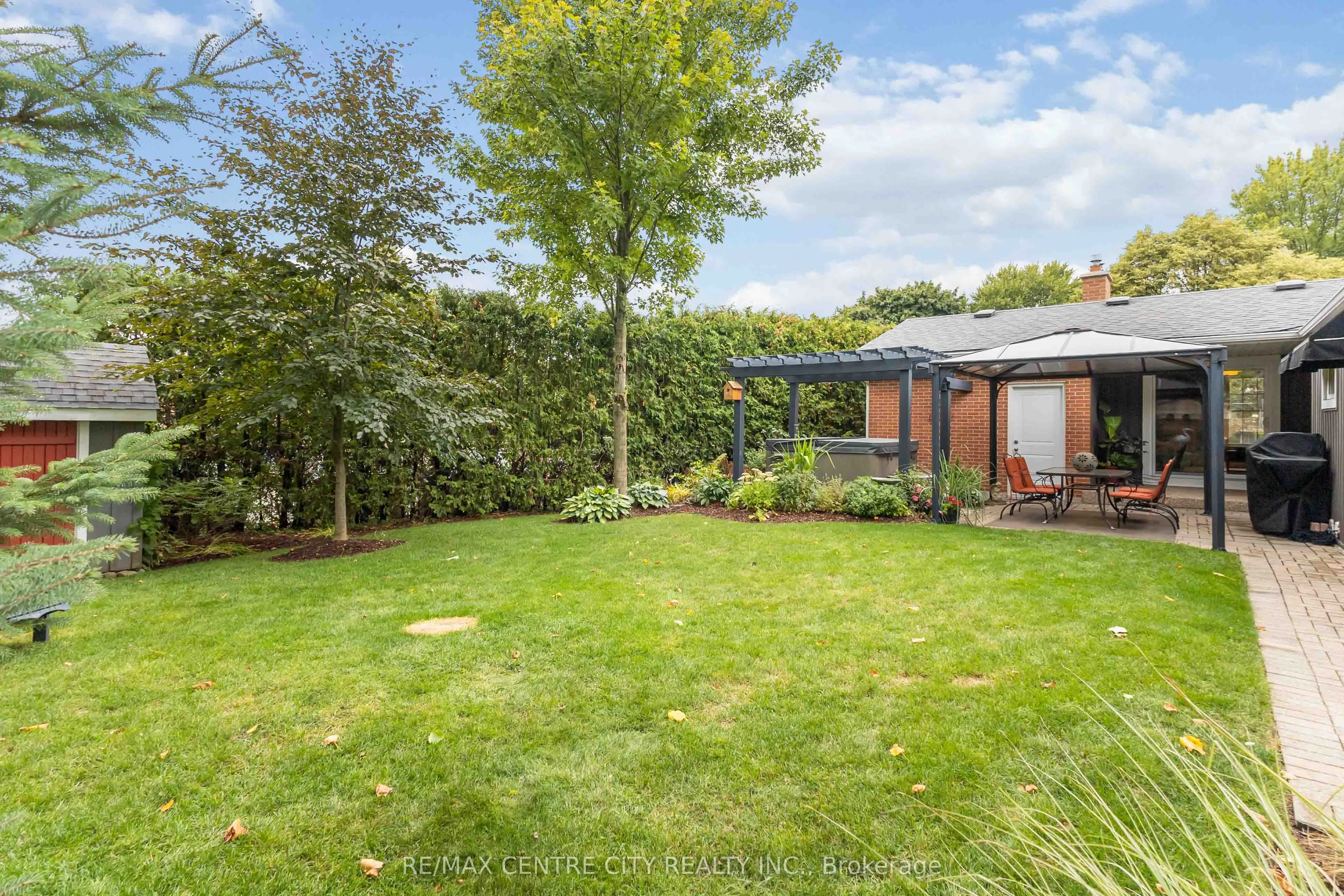 1450 Stoneybrook Crescent