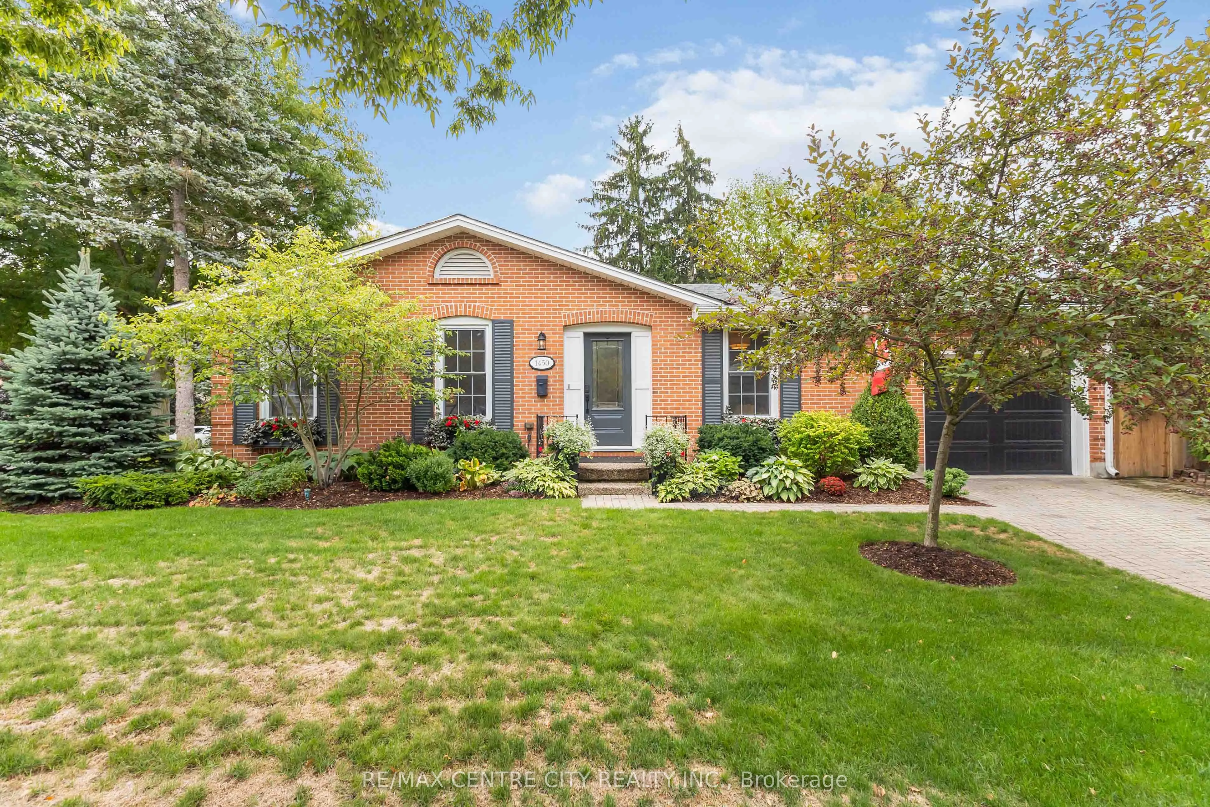 1450 Stoneybrook Crescent