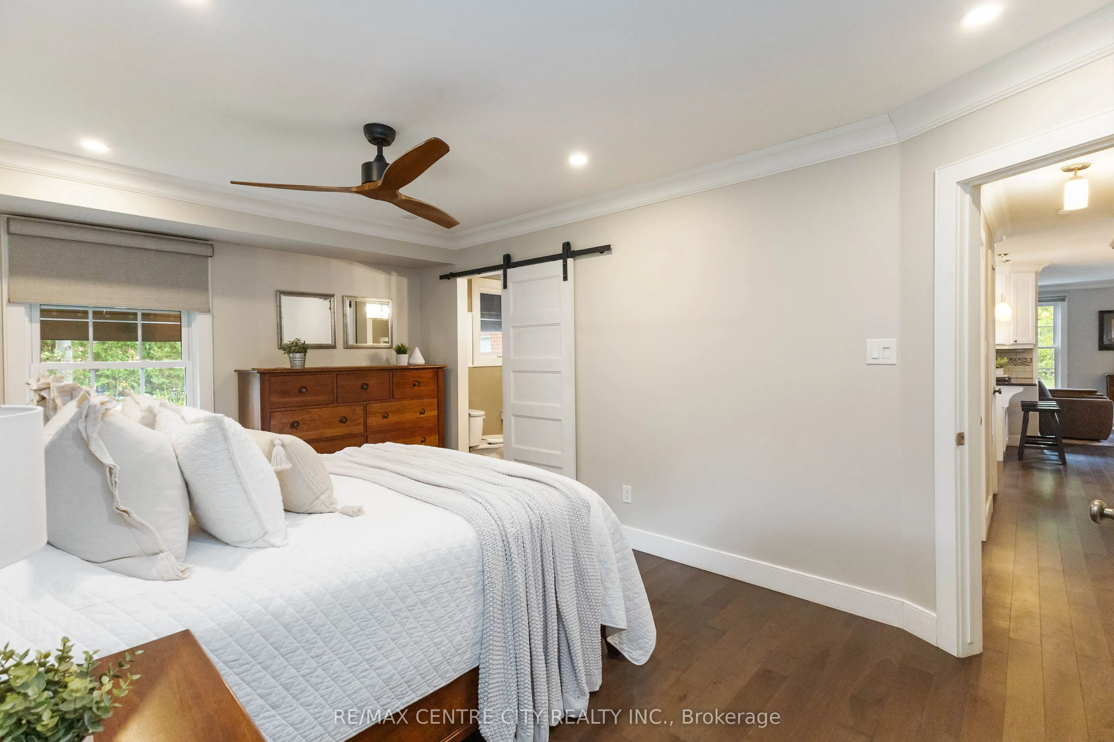 1450 Stoneybrook Crescent