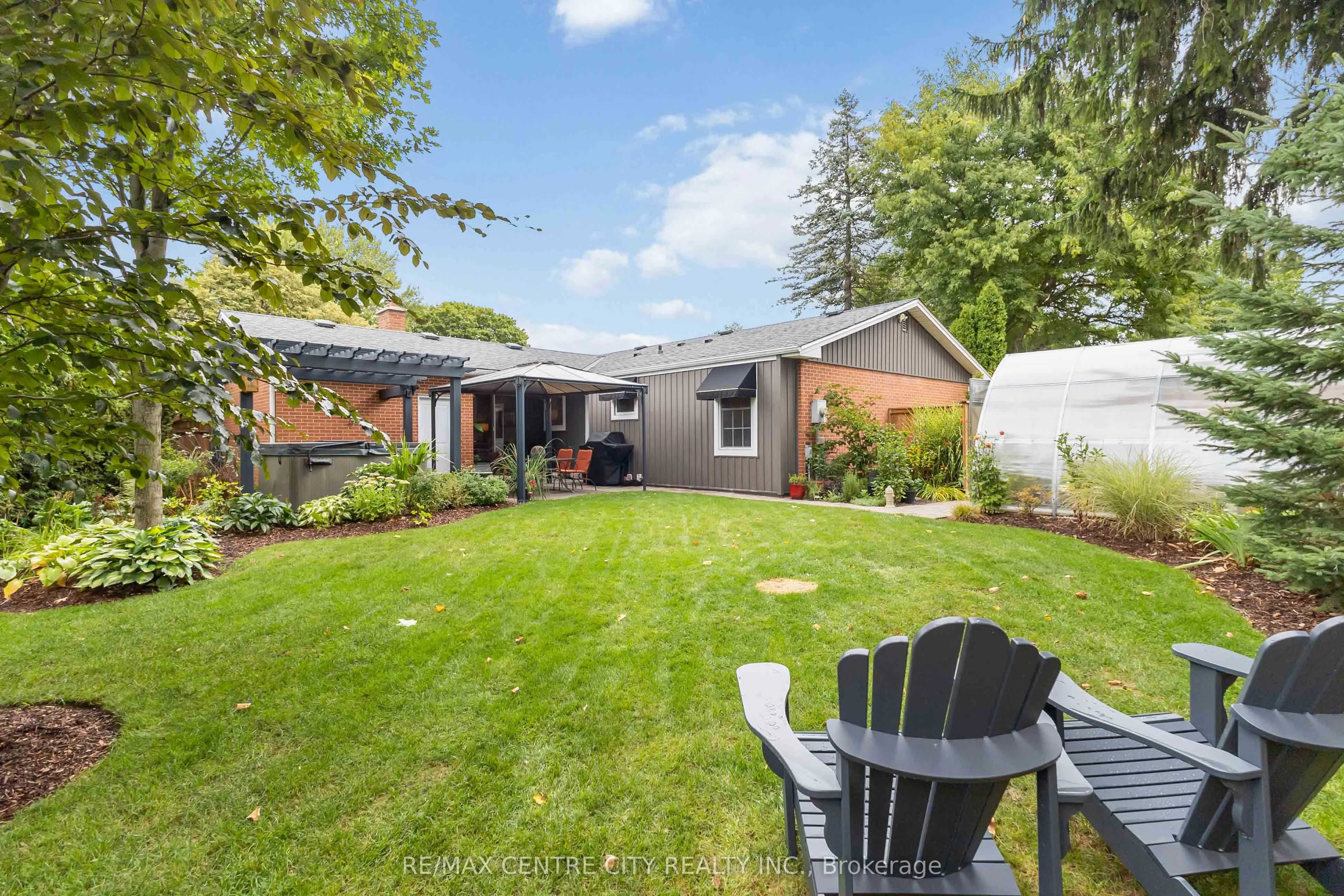 1450 Stoneybrook Crescent