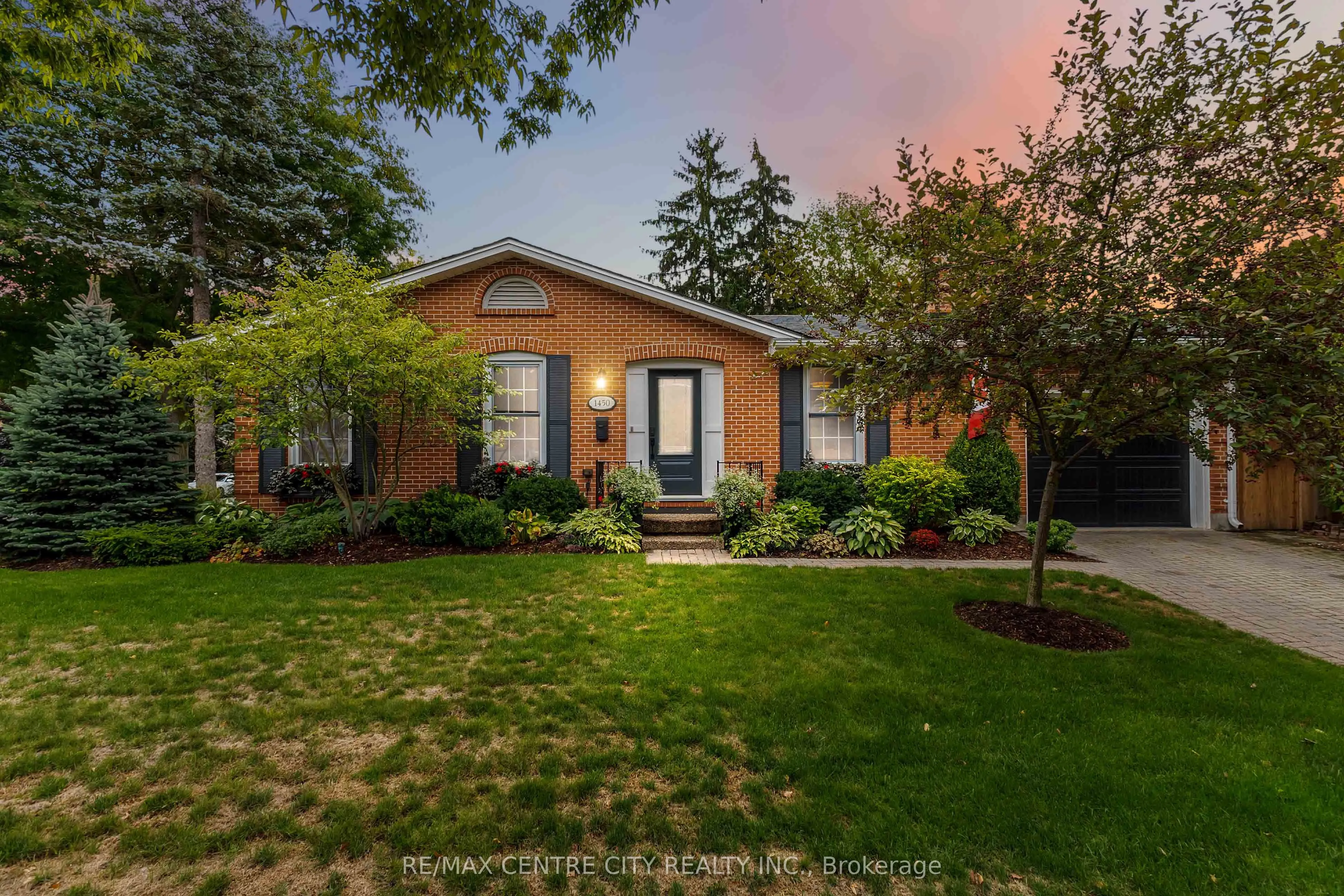 1450 Stoneybrook Crescent