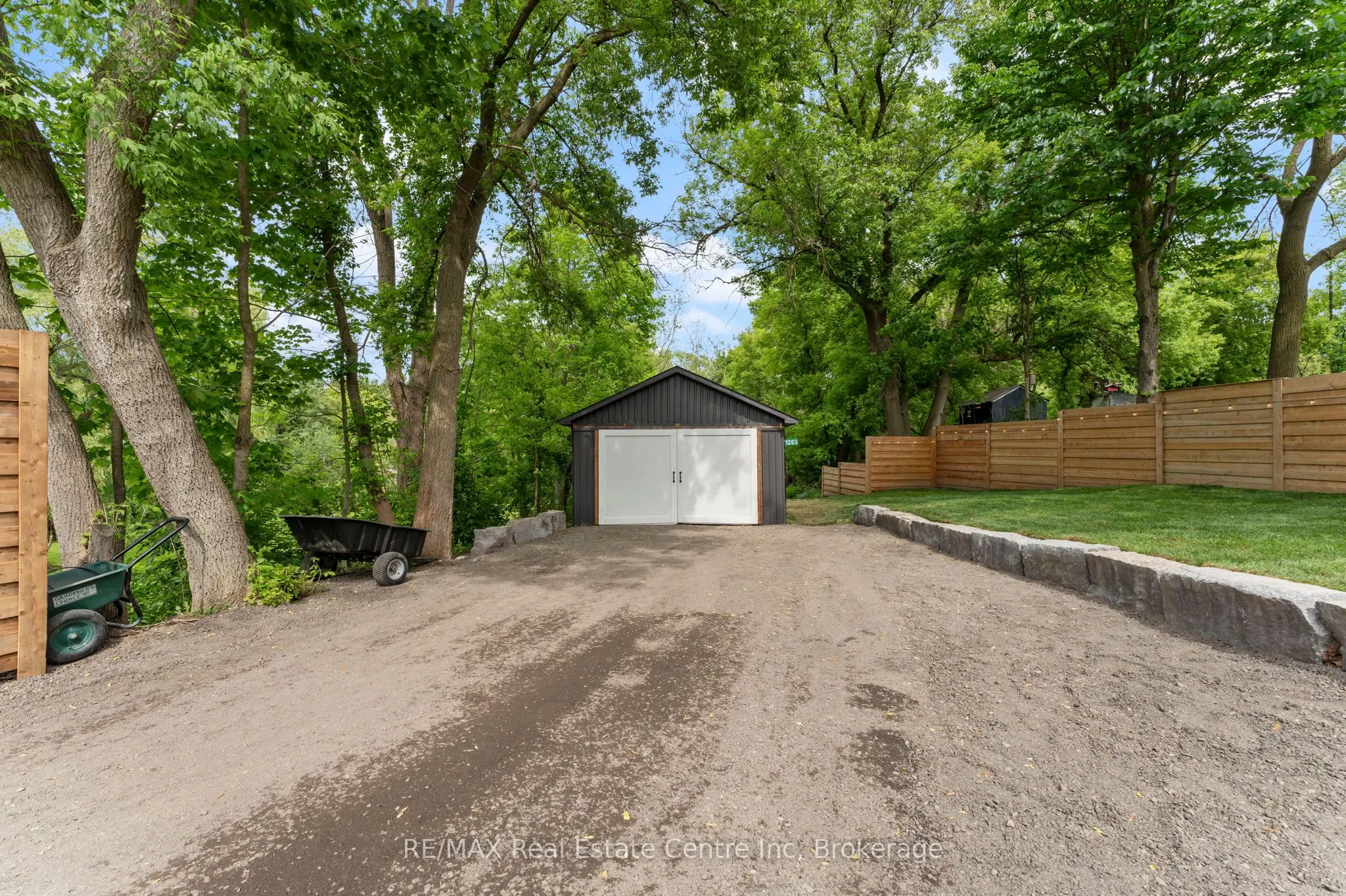 1283 Swan Street