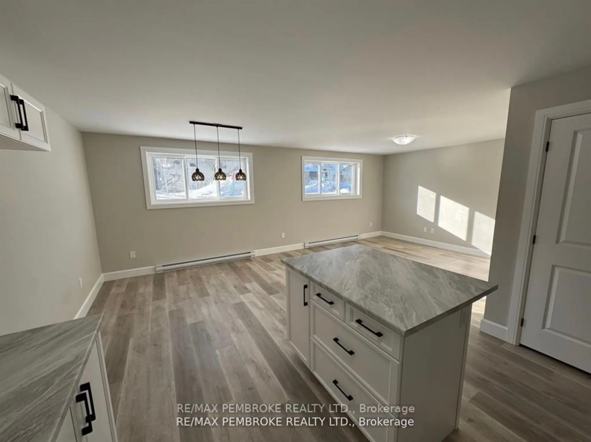 2063 Sandstone Crescent