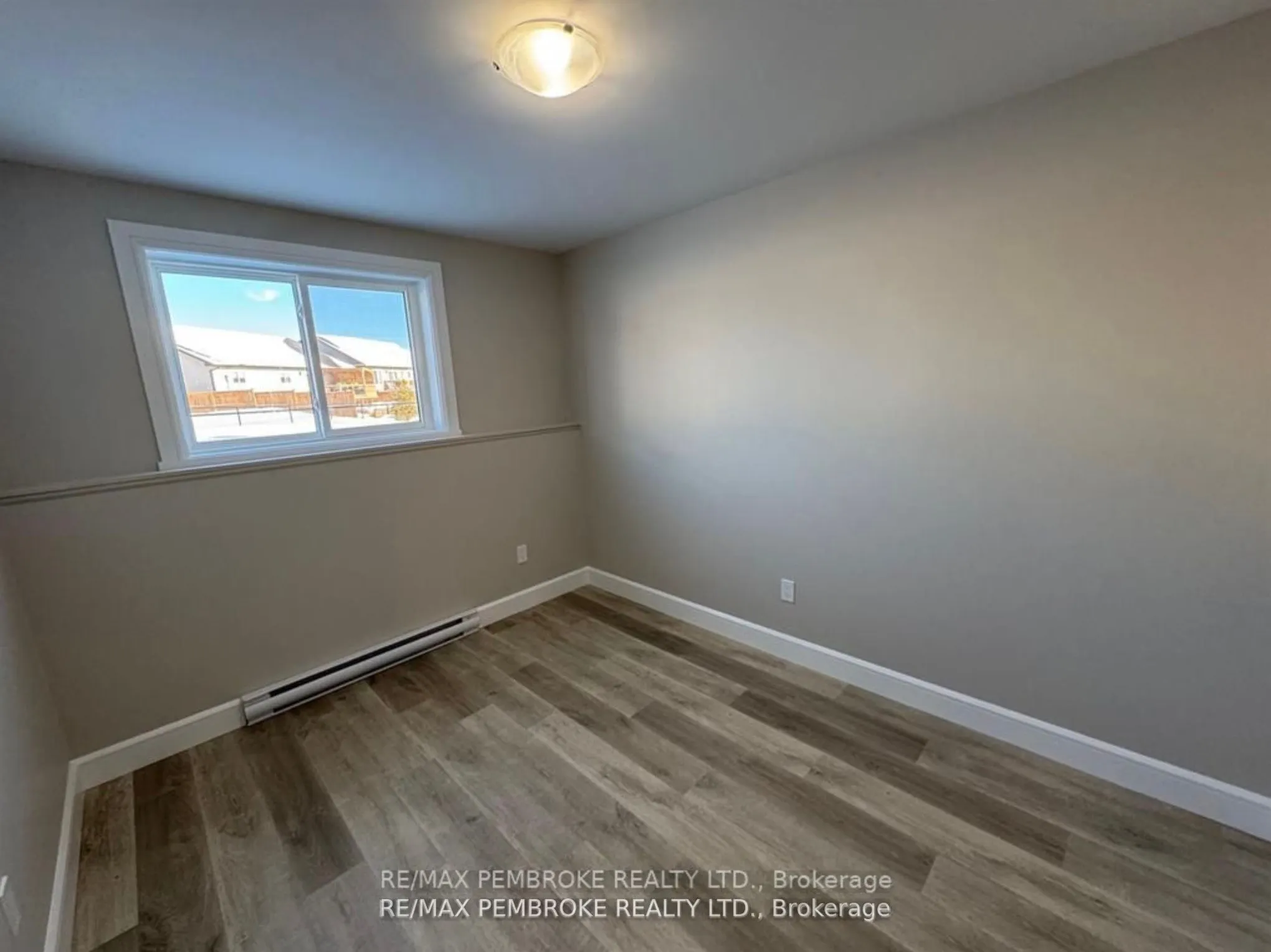 2063 Sandstone Crescent