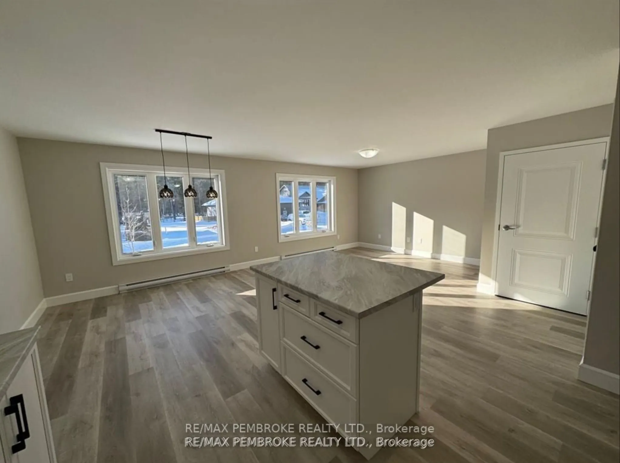 2063 Sandstone Crescent