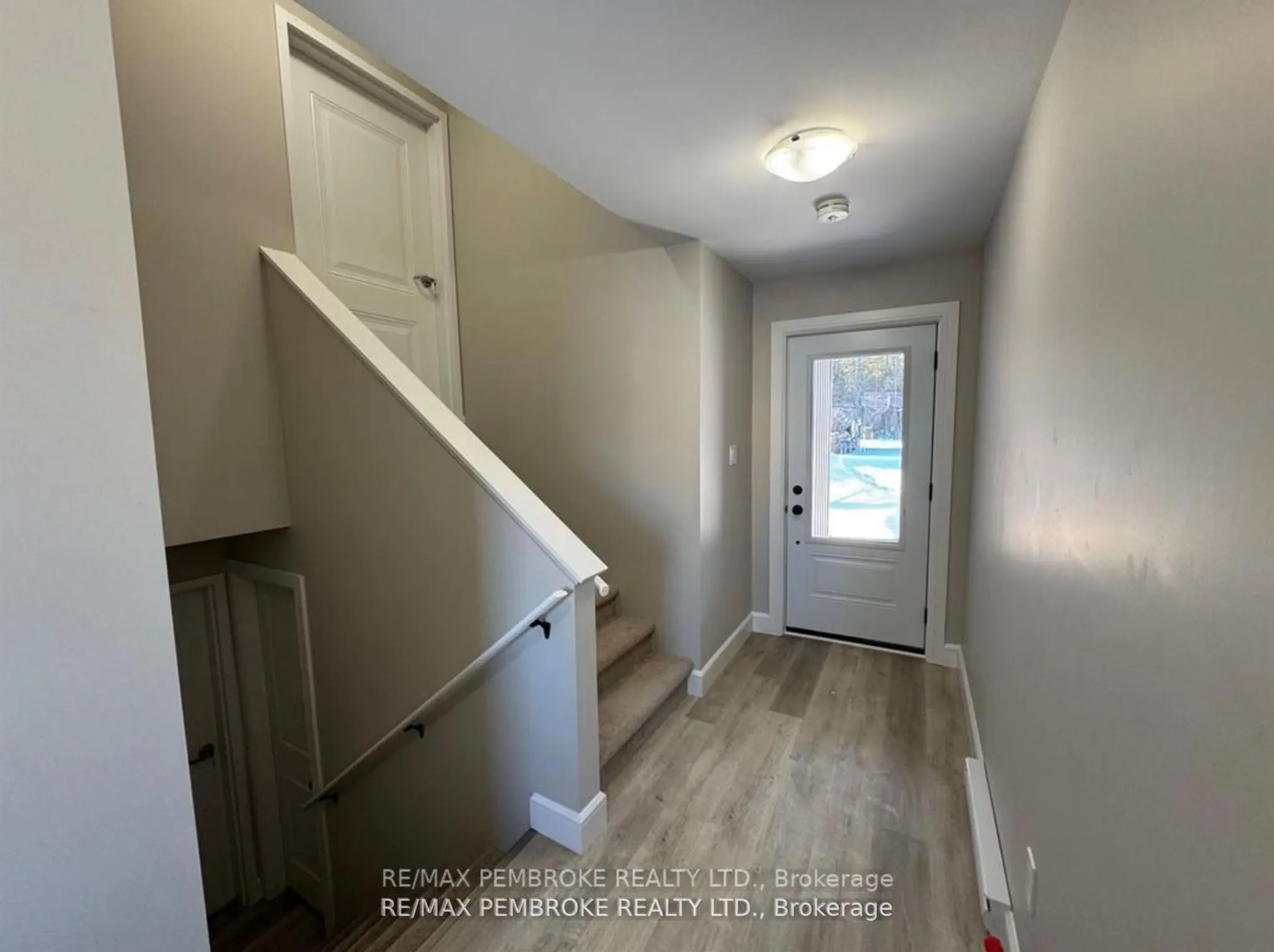 2063 Sandstone Crescent