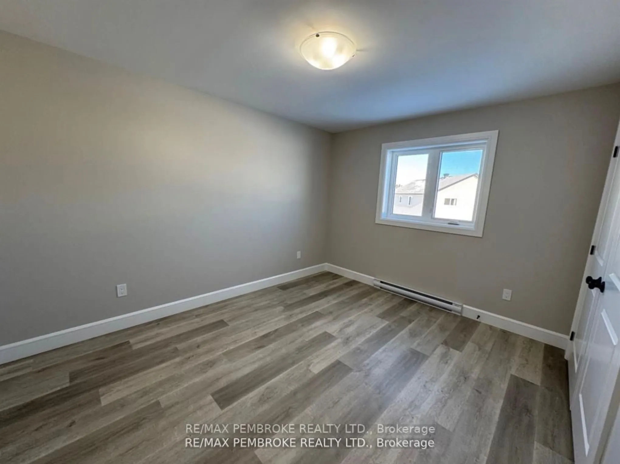 2063 Sandstone Crescent
