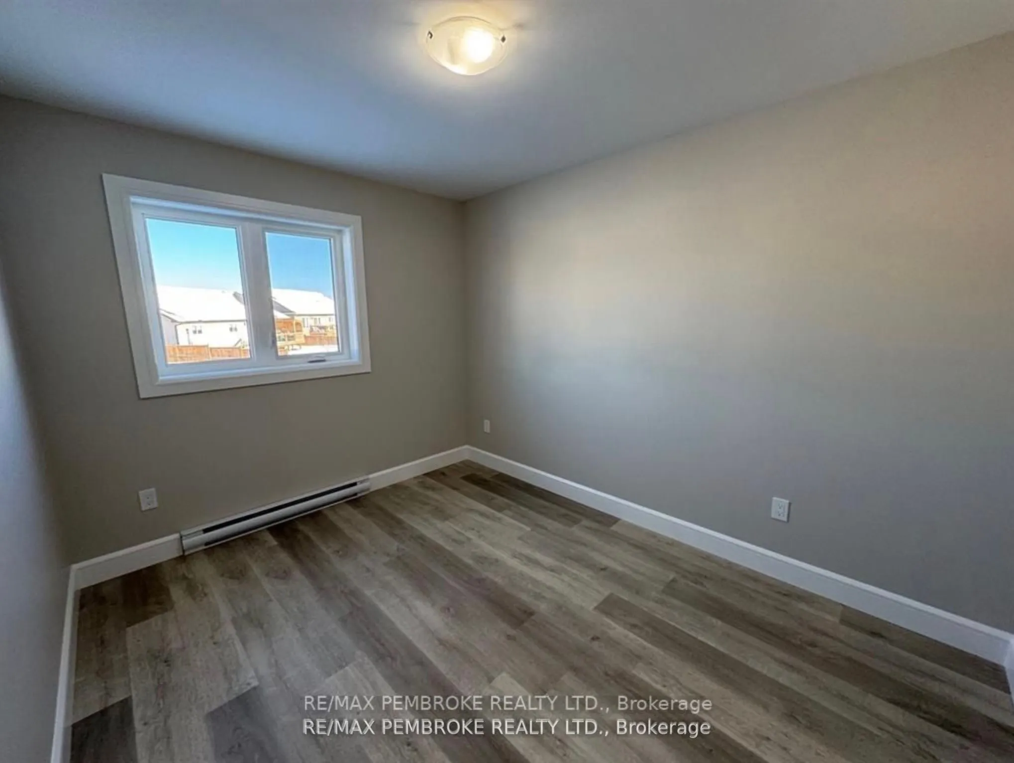 2063 Sandstone Crescent
