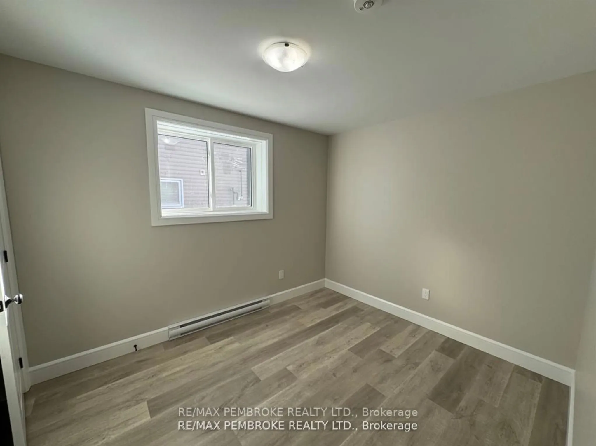 2063 Sandstone Crescent
