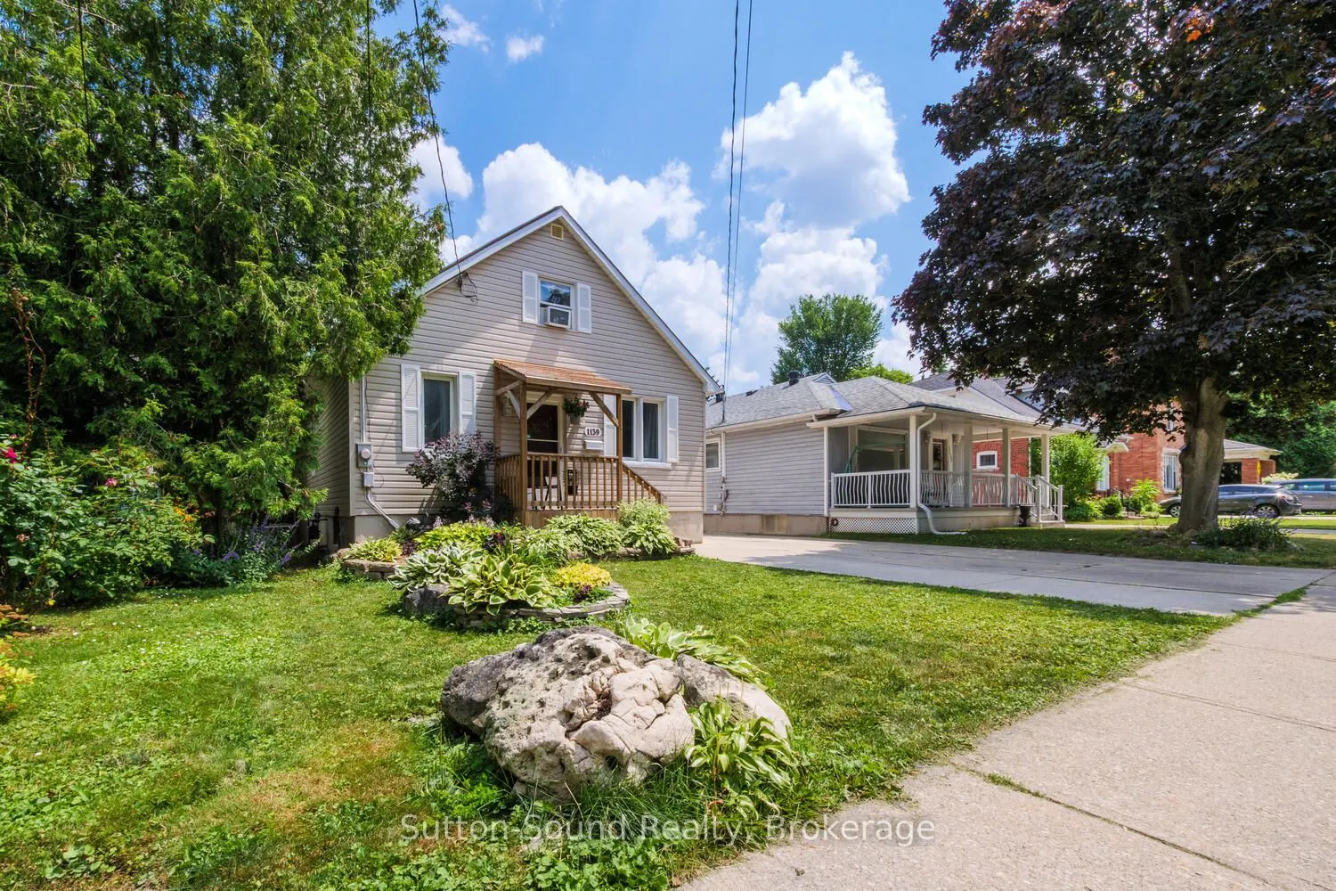 1139 4th Avenue W