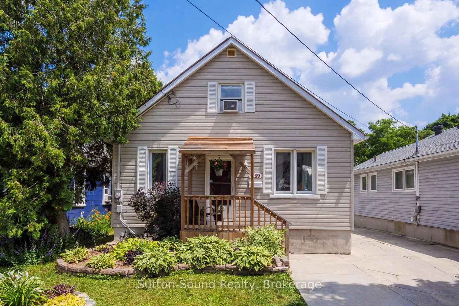 1139 4th Avenue W