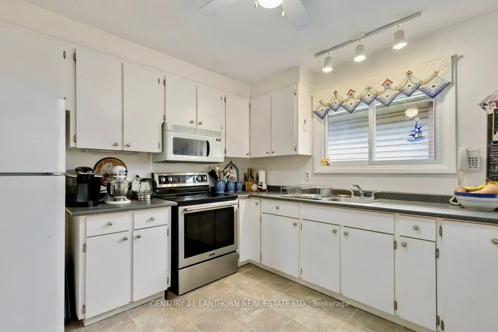 4 Highview Crescent