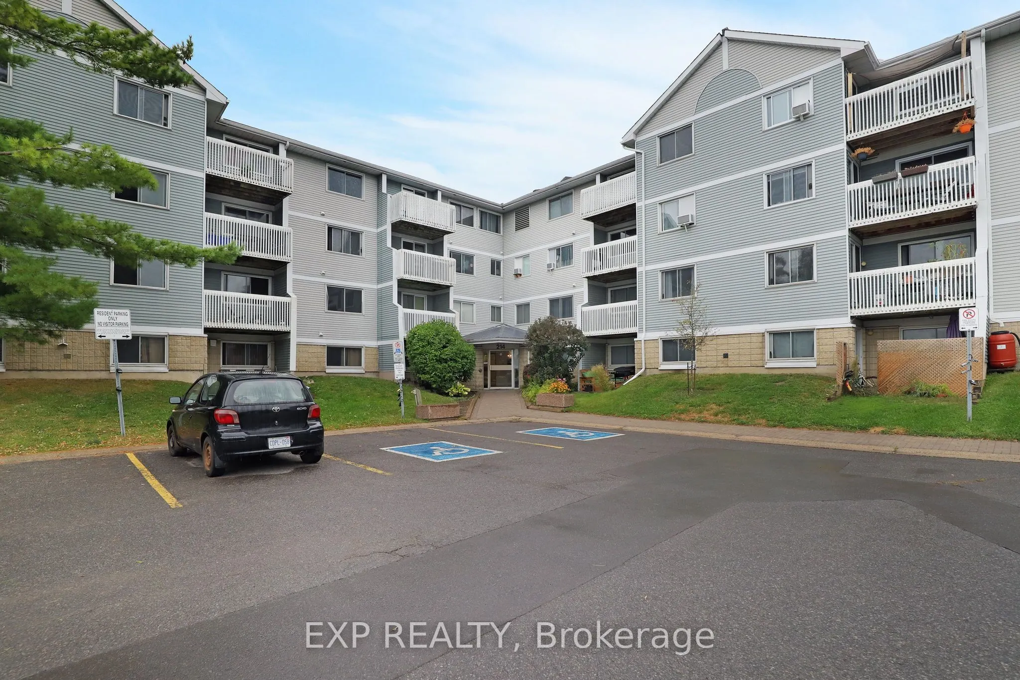 214 Viewmount Drive, #212