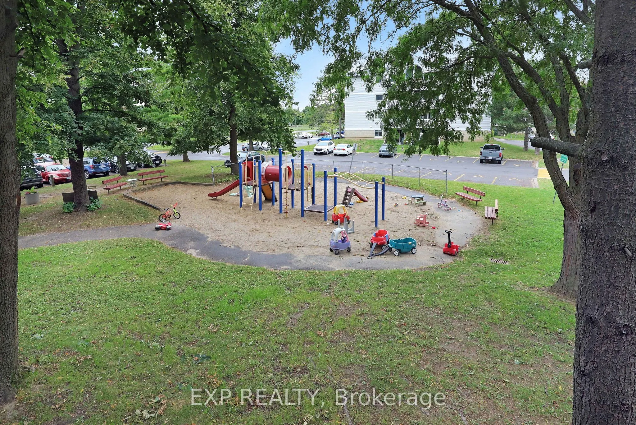 214 Viewmount Drive, #212