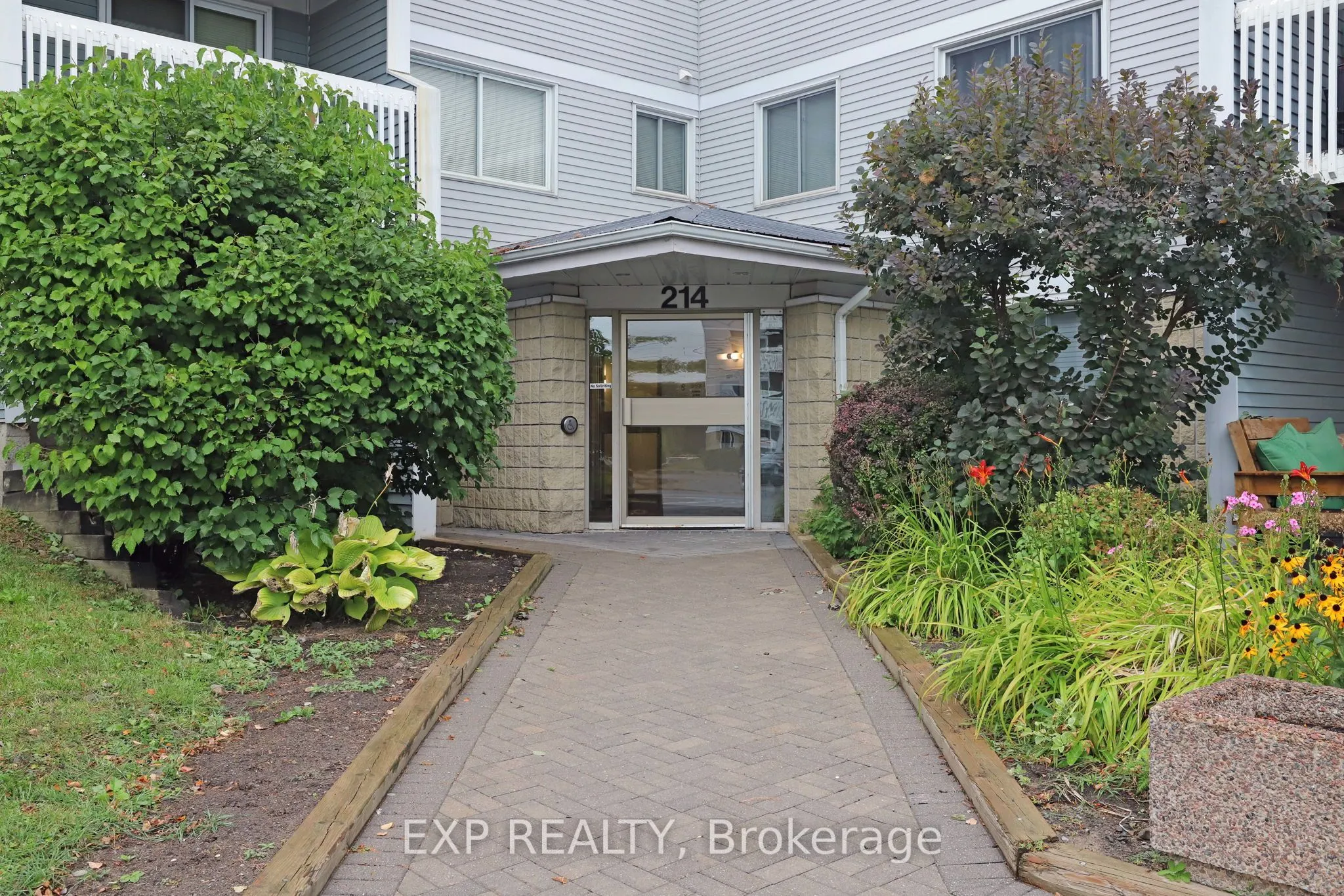 214 Viewmount Drive, #212