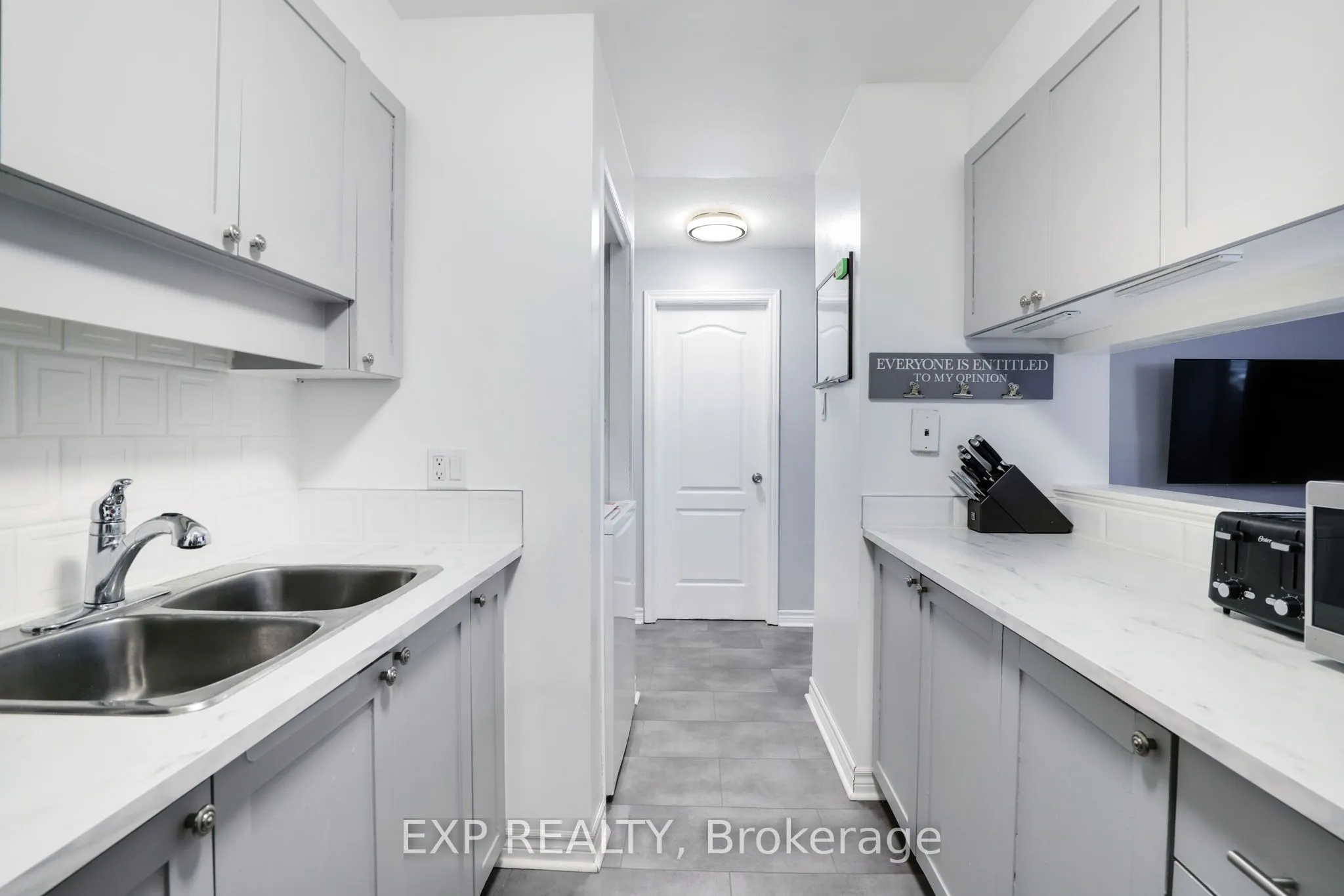 214 Viewmount Drive, #212