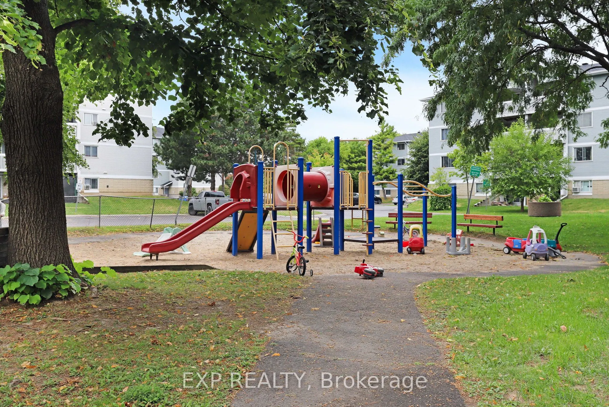 214 Viewmount Drive, #212