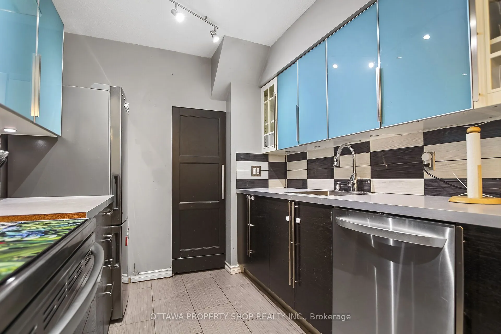 1F Banner Road, #6