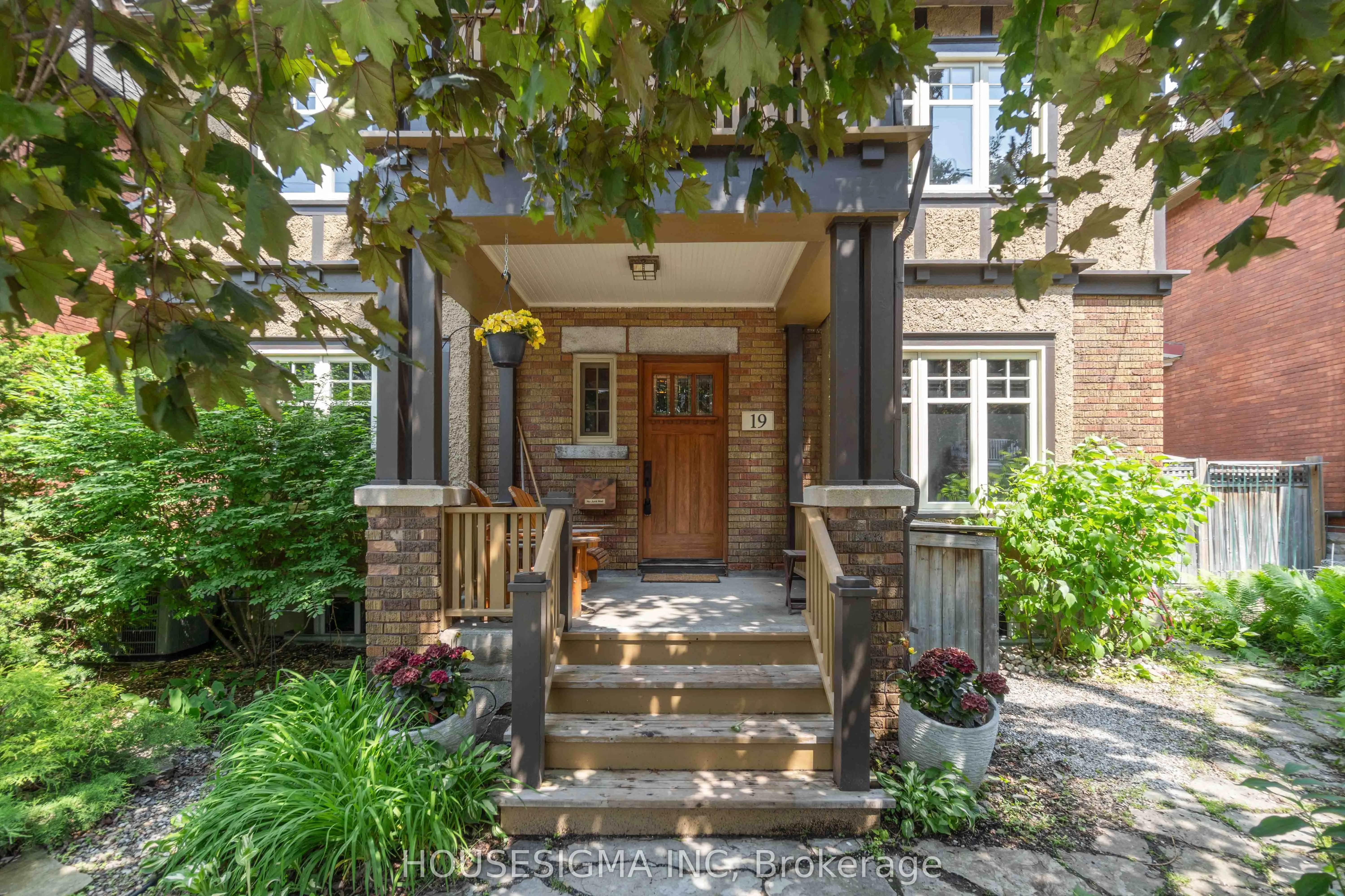 19 Oakland Avenue
